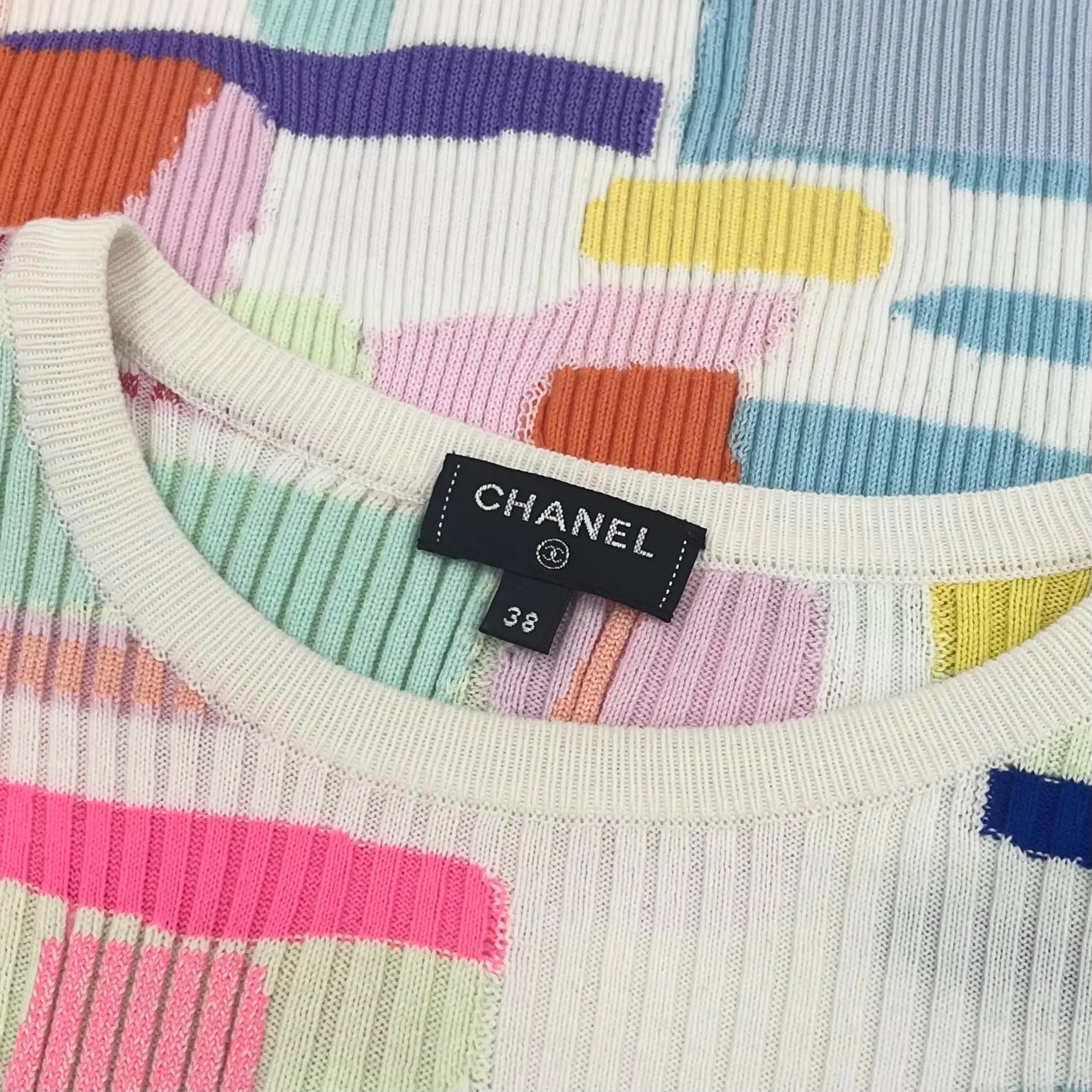 Chanel Fitted Geometric Knit Top — detail
