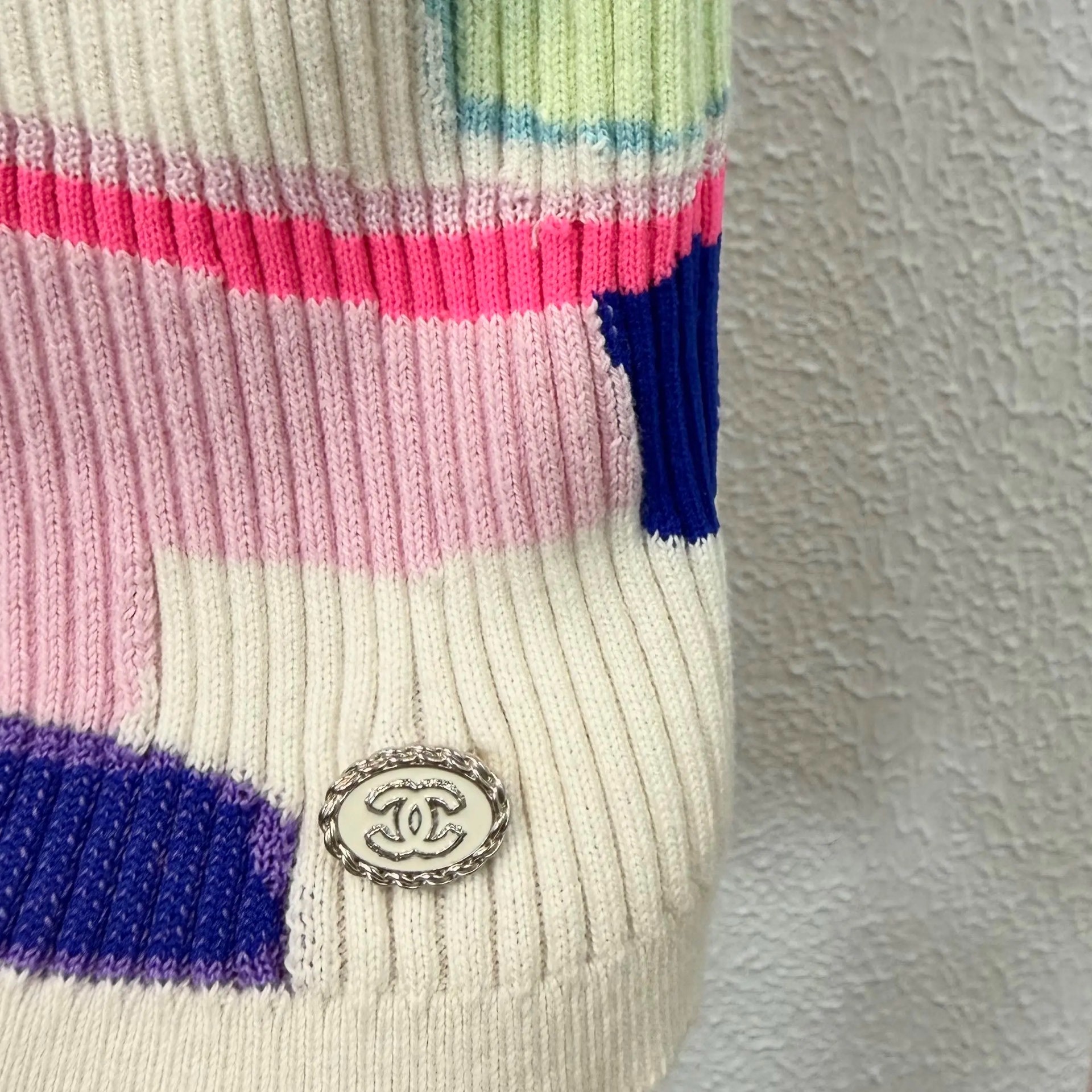 Chanel Fitted Geometric Knit Top — label