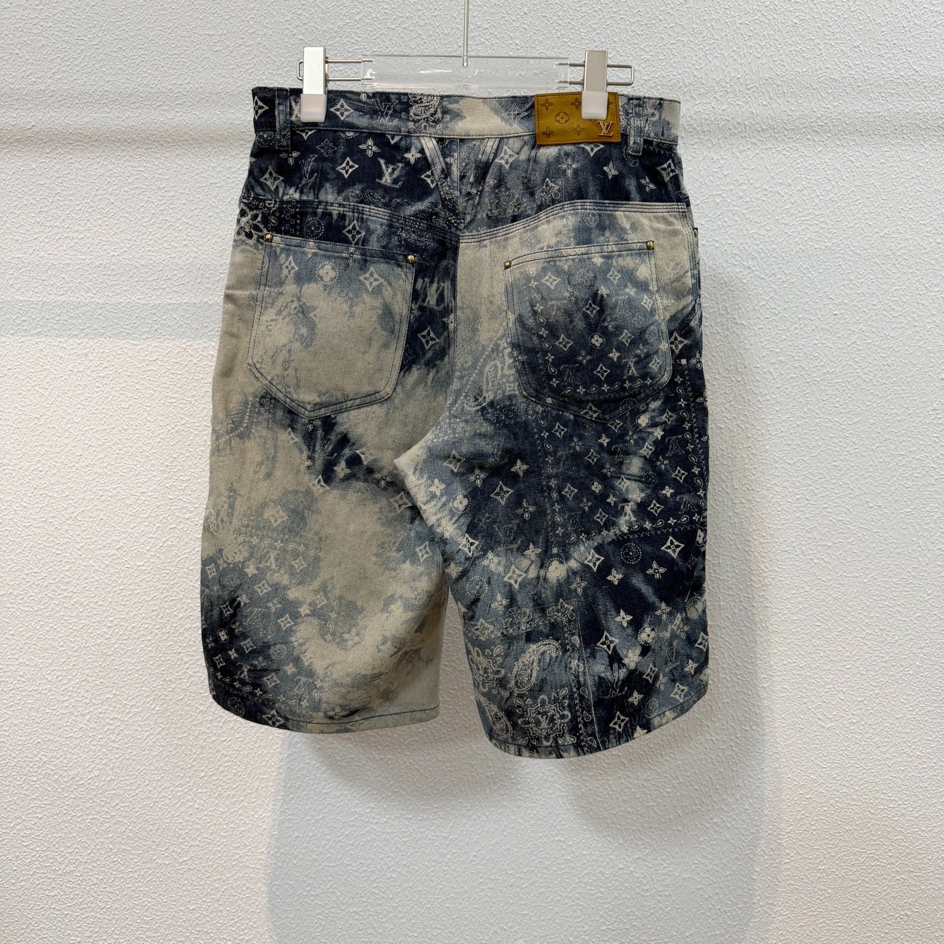 Louis Vuitton FW22 Tie-Dye Denim Shorts — detail