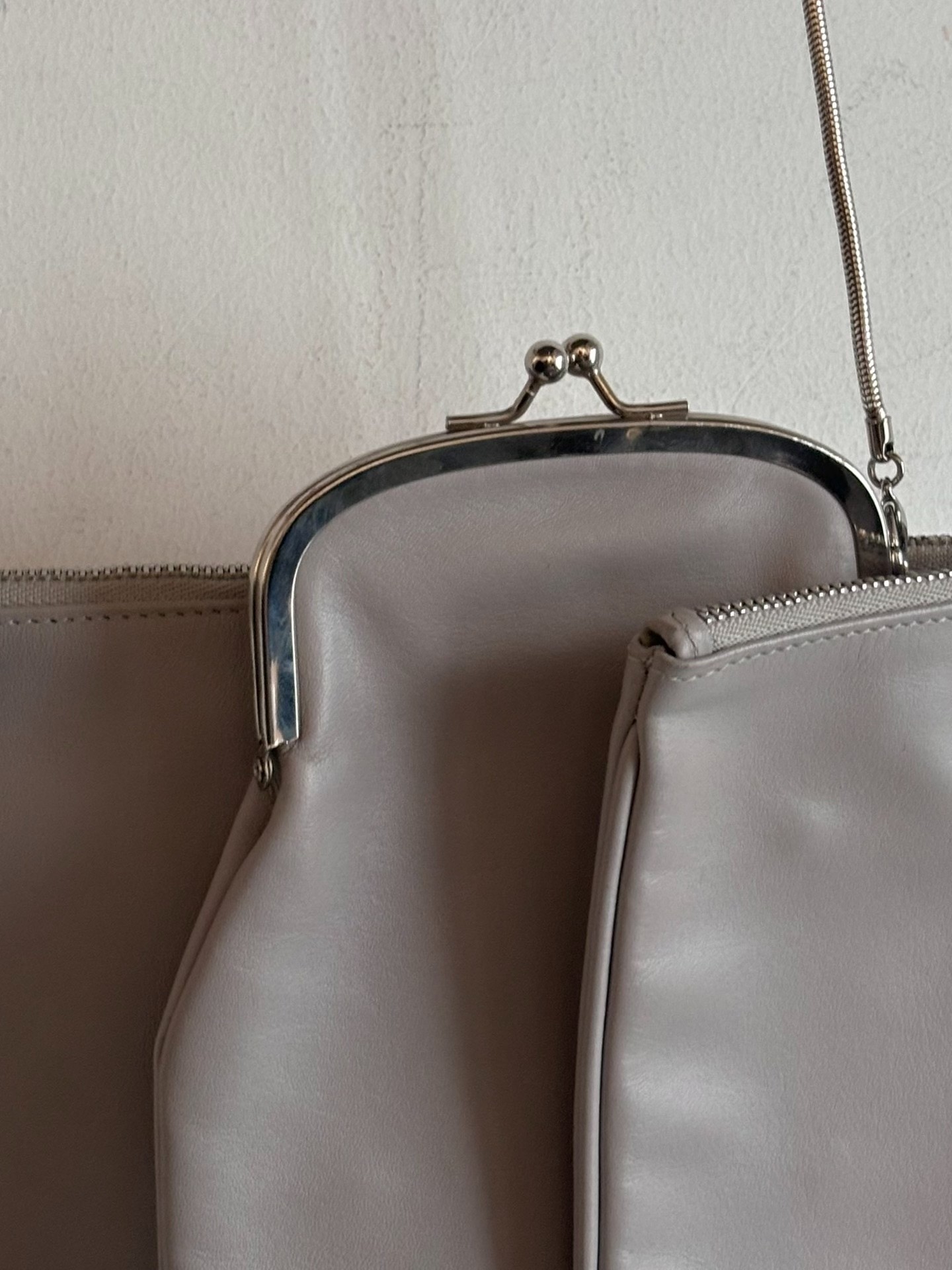 Margiela Deconstructed Chain Kiss-Lock Bag — label