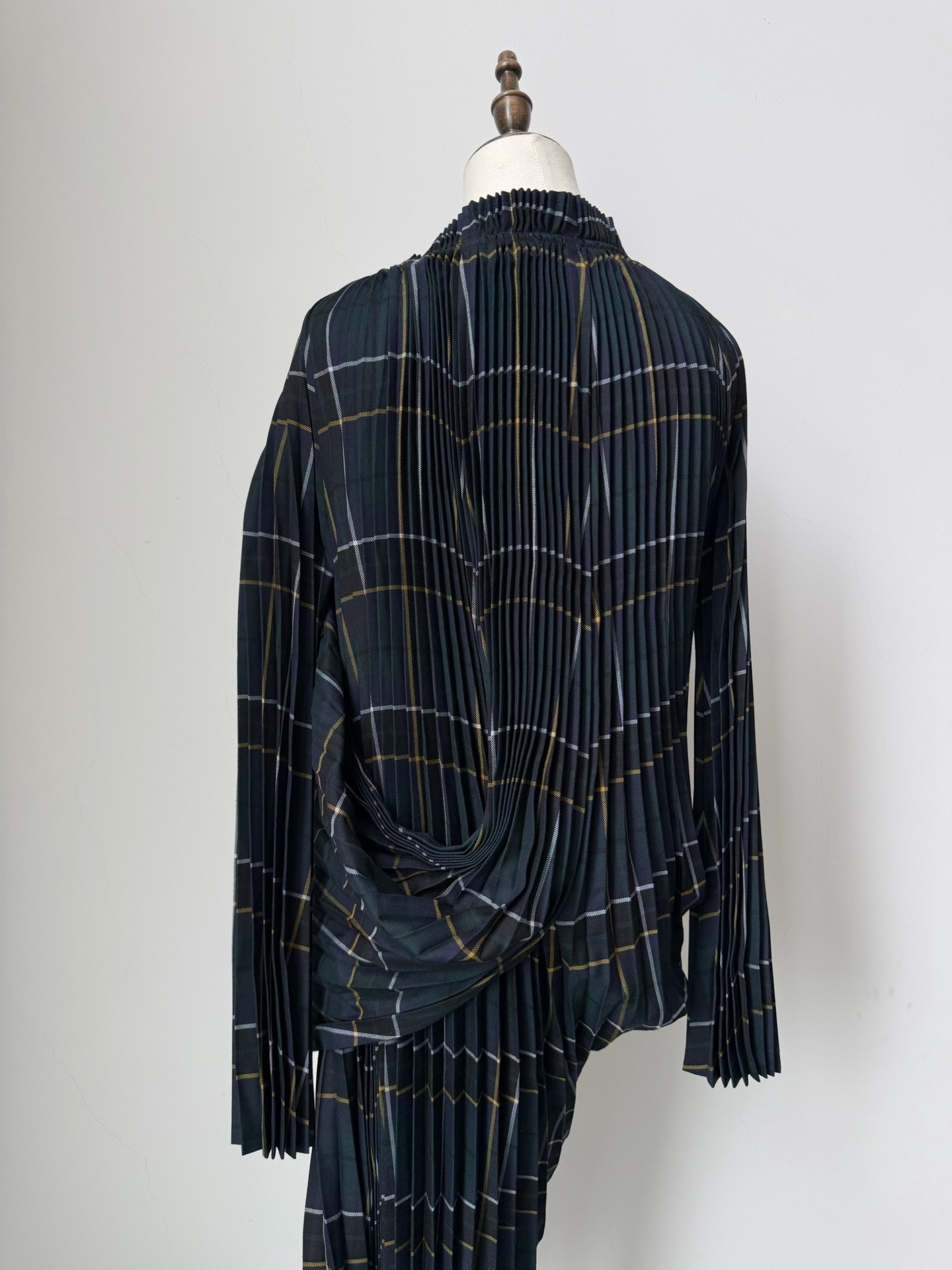 Junya Watanabe 2017 Pleated Dress — label