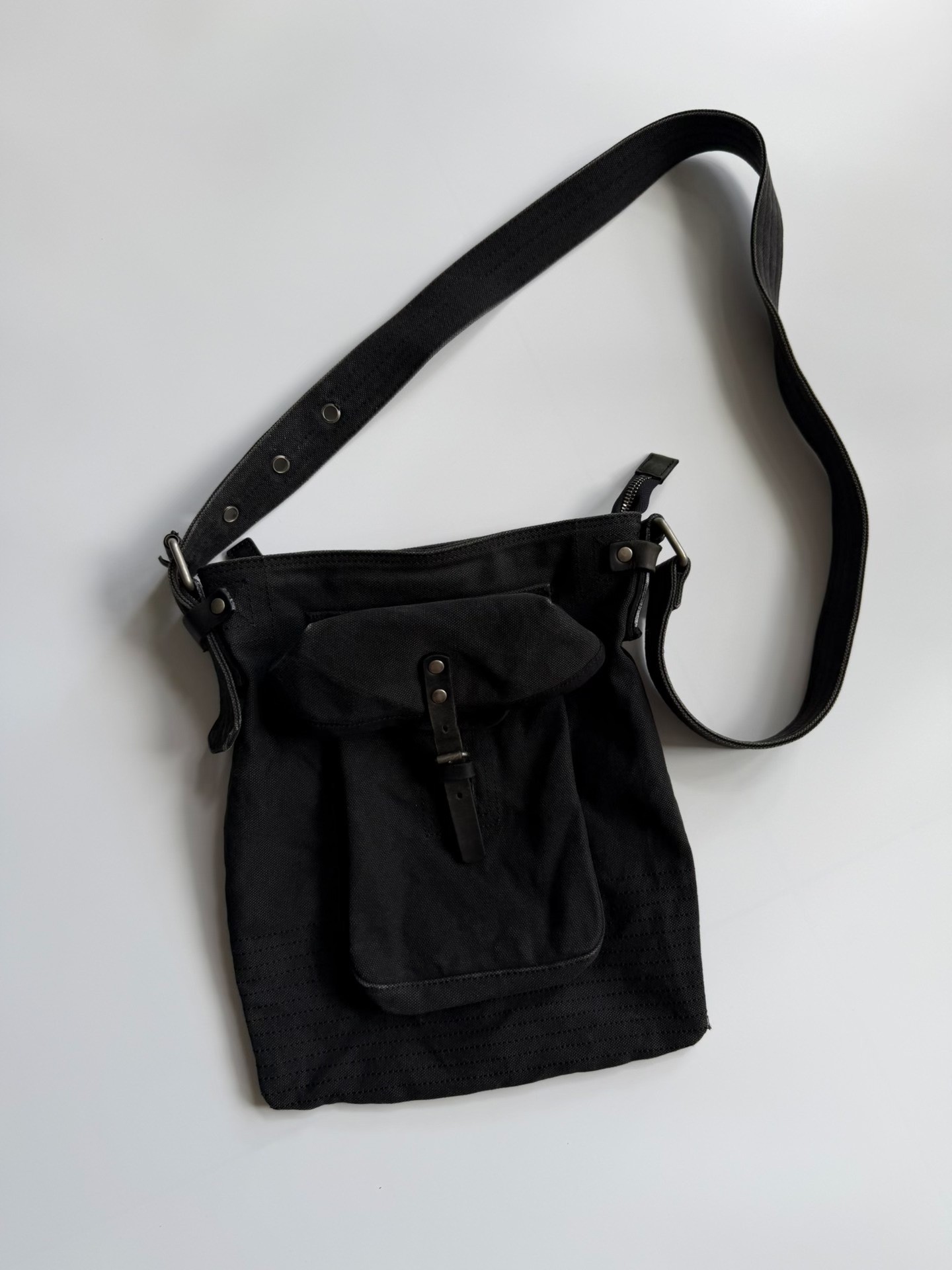 Dries Van Noten Early Crossbody Bag — front