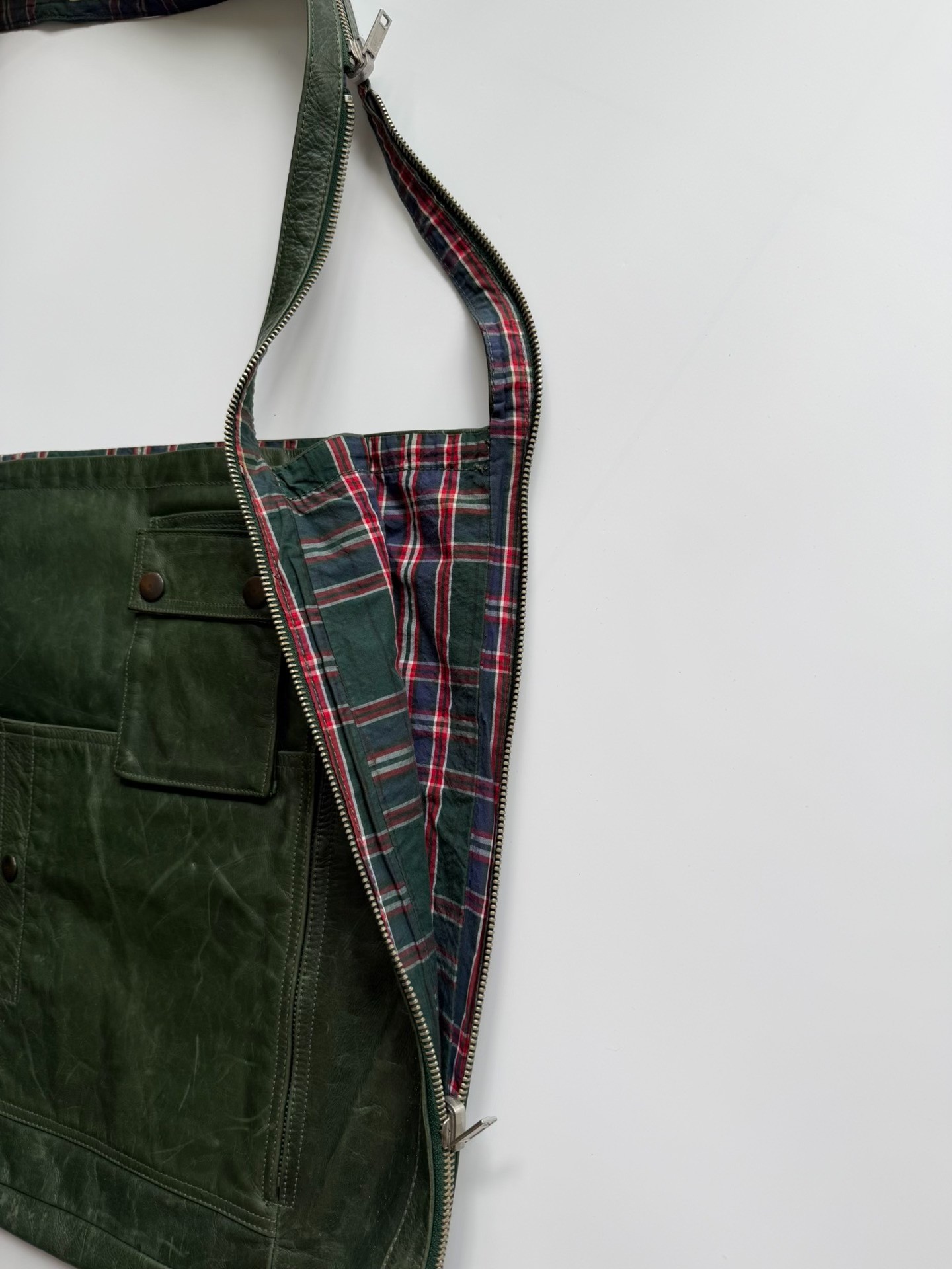 Dries Van Noten Zip Crossbody Bag — label