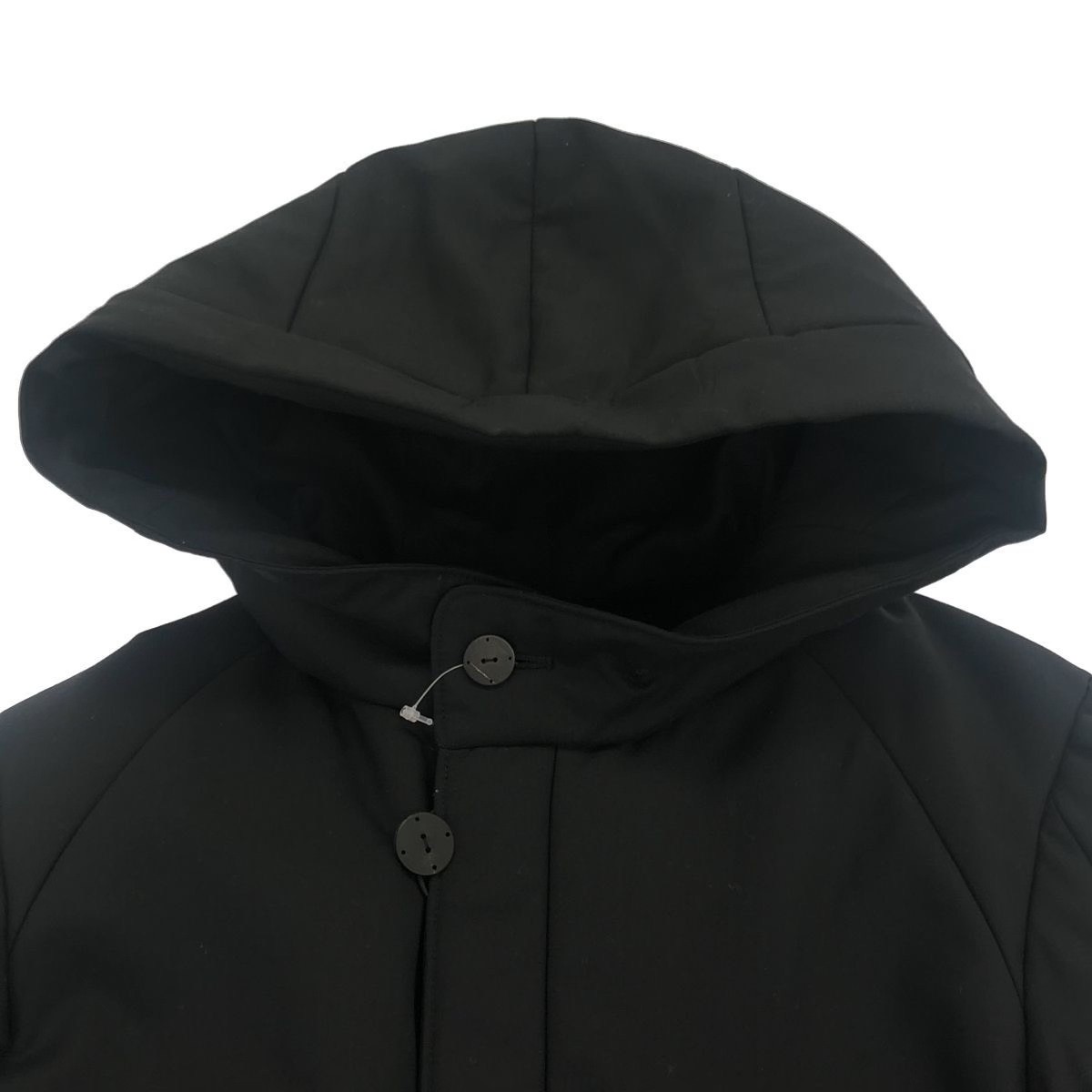 Devoa Fine Wool Hooded Long Coat — detail