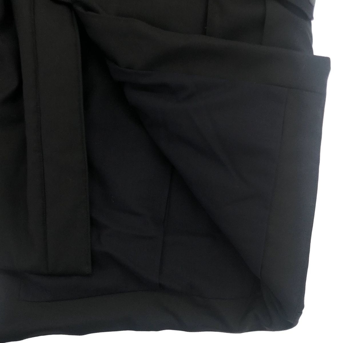 Devoa Fine Wool Hooded Long Coat — label