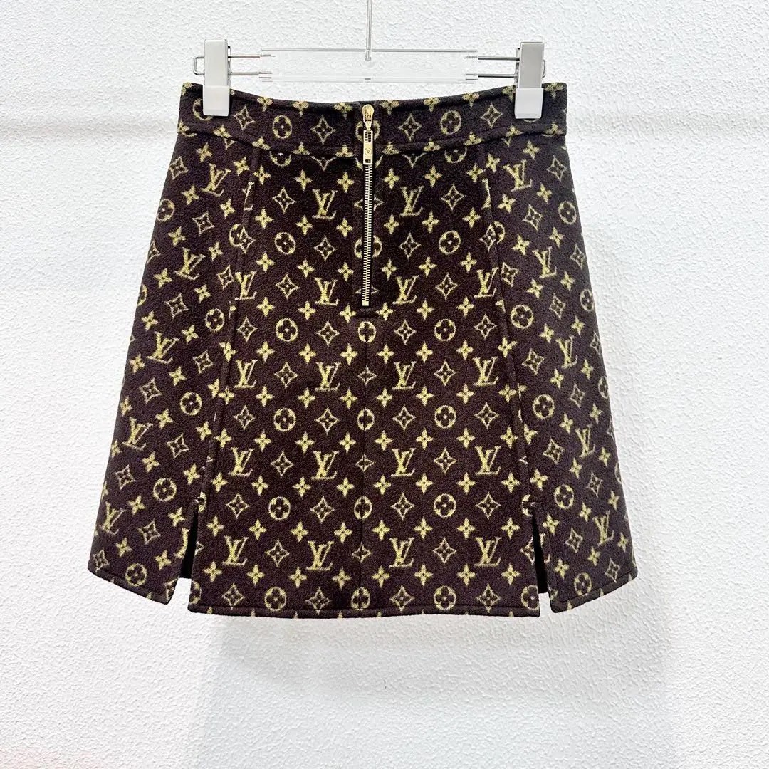 Louis Vuitton Monogram Wool Wrap Skirt — detail