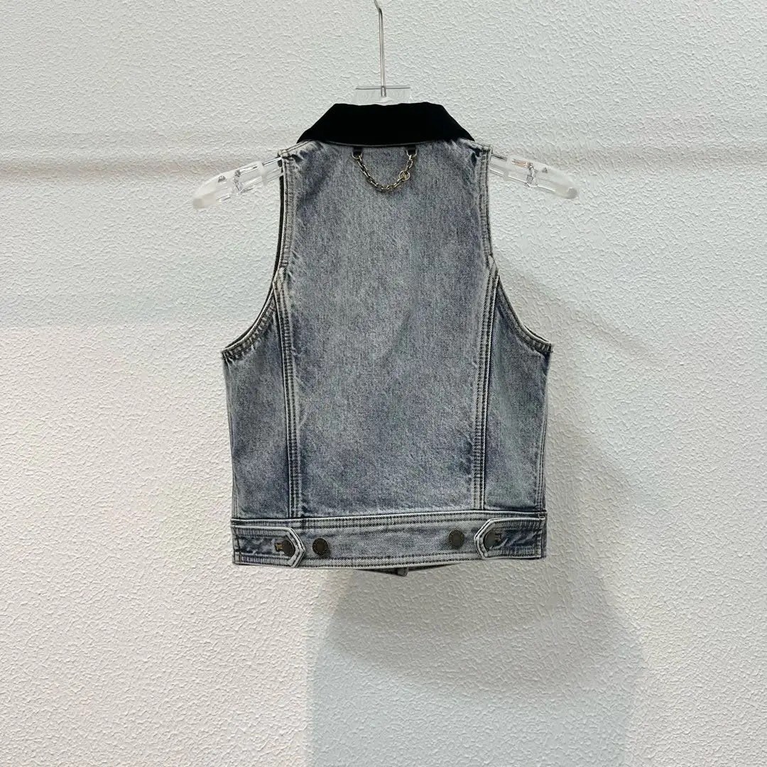 Louis Vuitton Cropped Denim Vest — detail