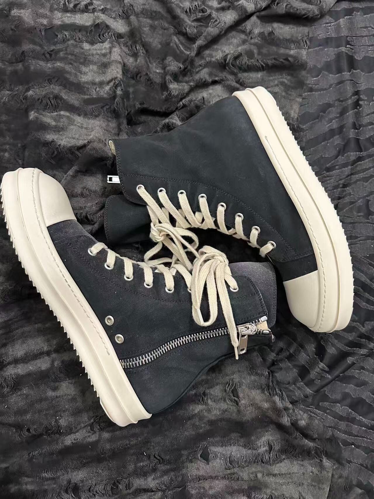Rick Owens DRKSHDW High-Top Shoes — label