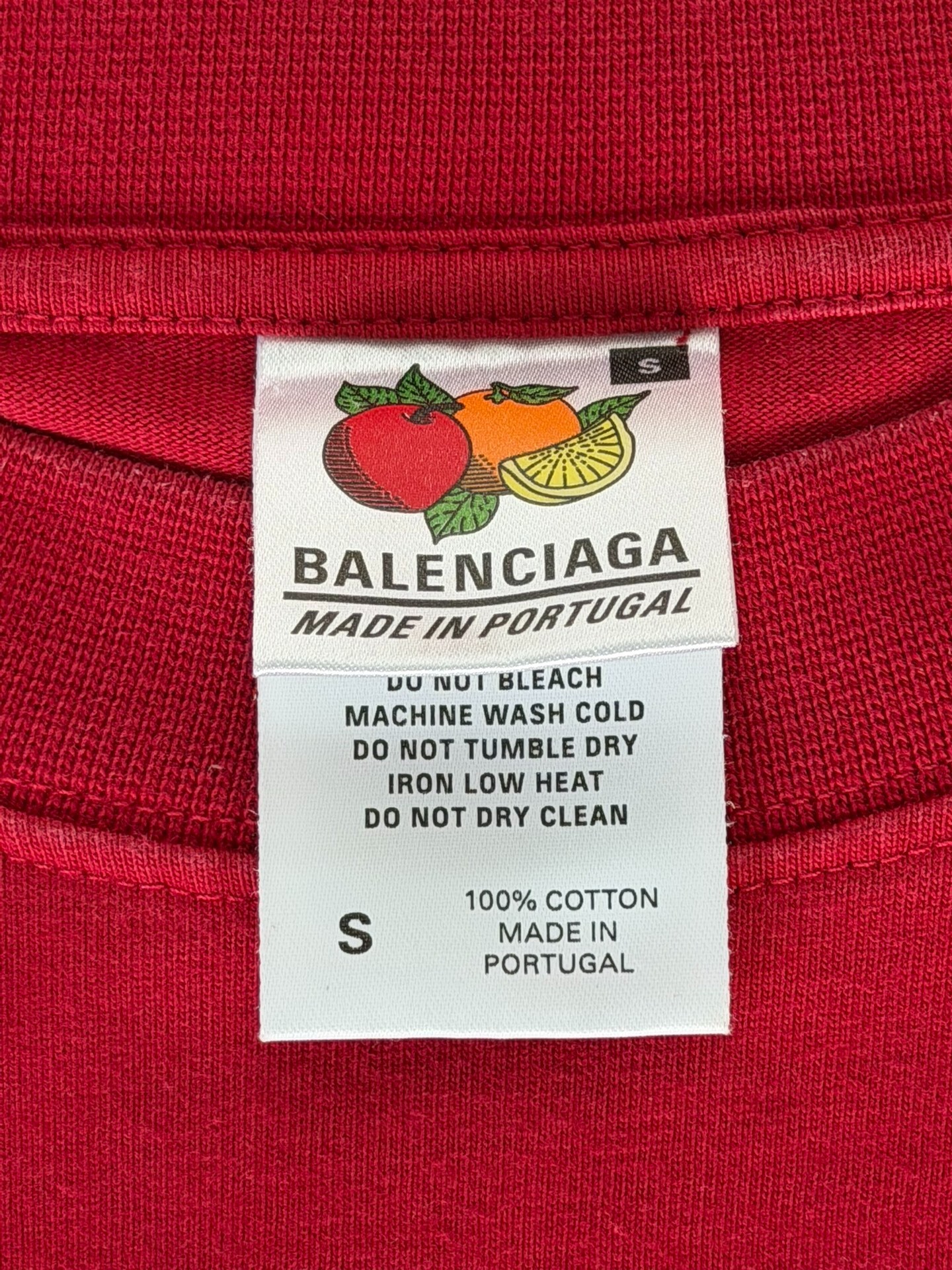 Balenciaga Red Oversized T-Shirt — label