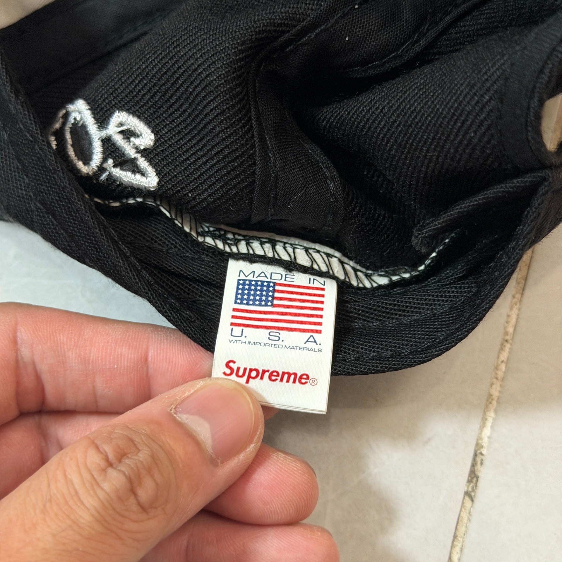 Supreme FW25 Eagle Curved Cap — label