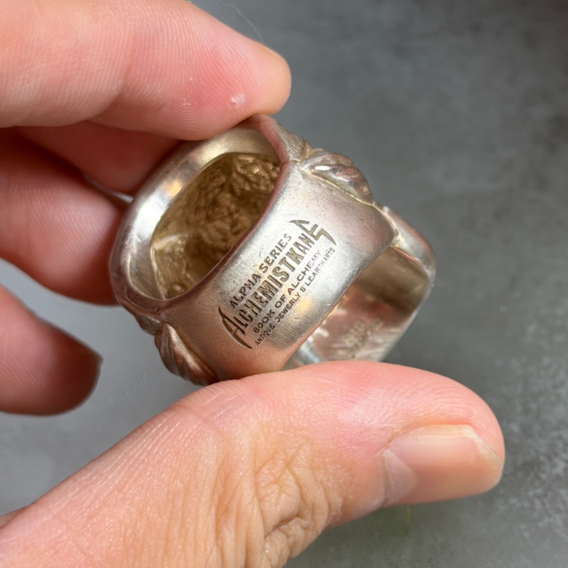 Kaneworks Kraken Trident Skull Ring — back