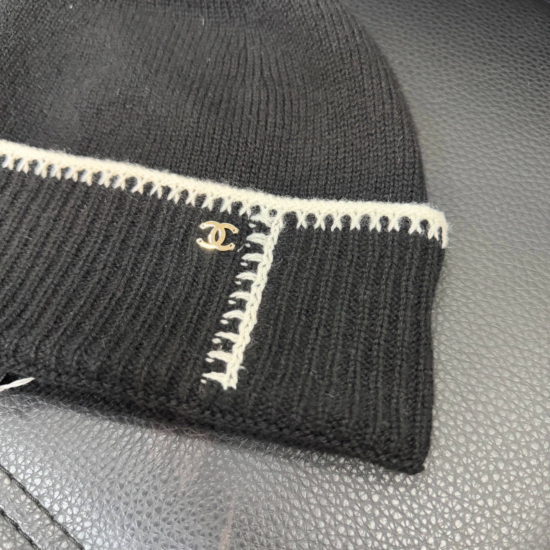 Chanel 25B Black Knit Beanie — back