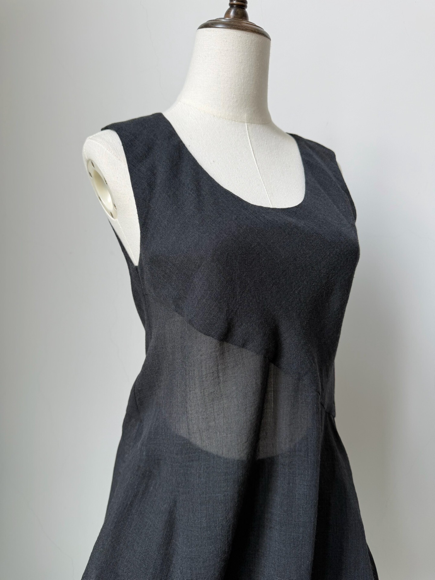 Issey Miyake 1994 Balloon Sleeveless Dress — label