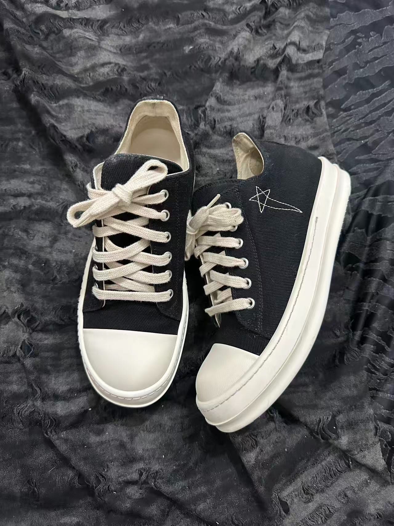 Rick Owens DRKSHDW Low-Top Canvas Shoes — label