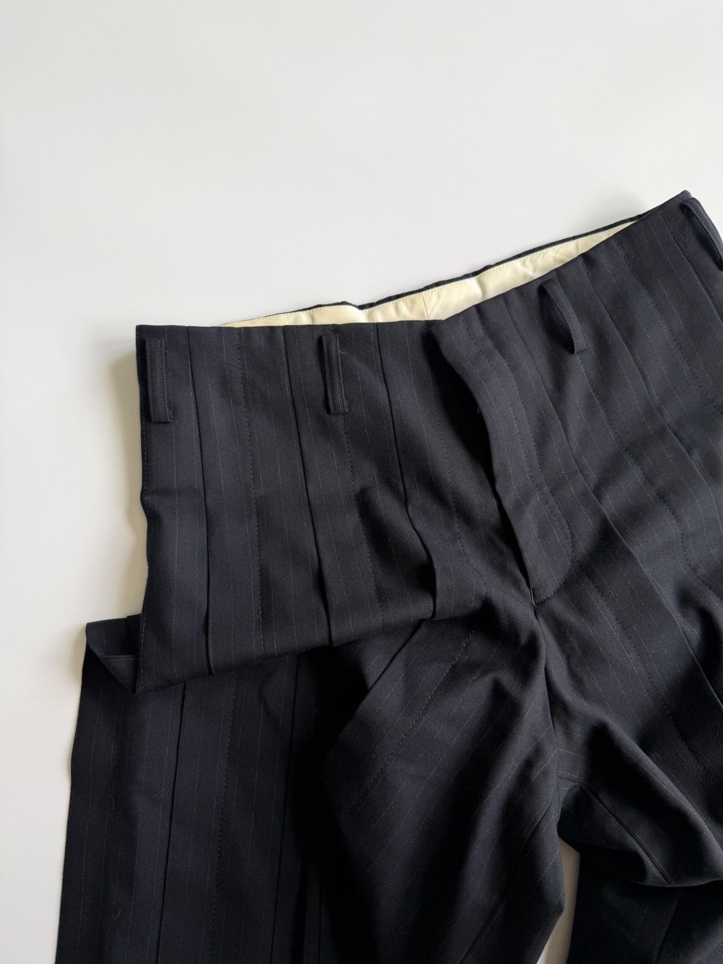Comme des Garcons Homme Plus Pleated Shorts — detail