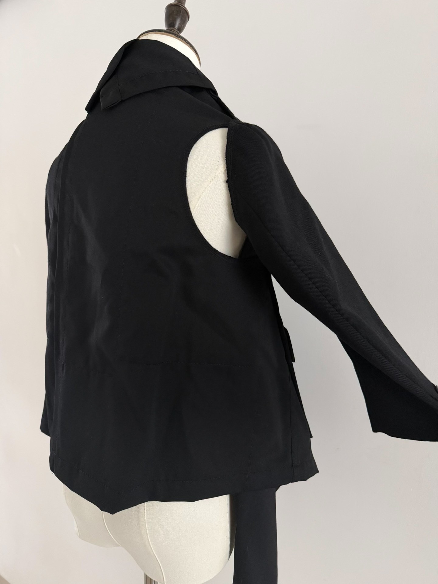 Comme des Garcons 09AW Deconstructed Jacket — label