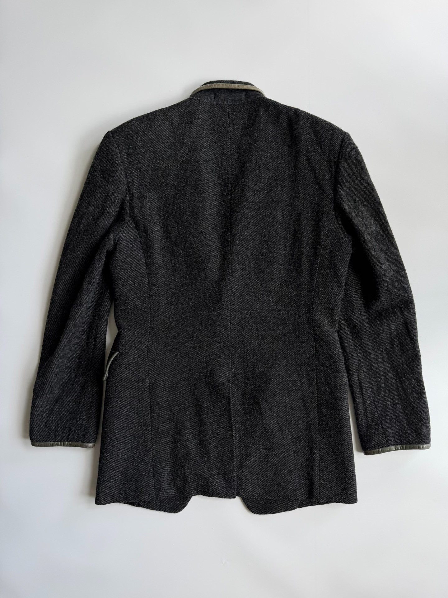 Yohji Yamamoto Men's Charcoal Blazer — detail