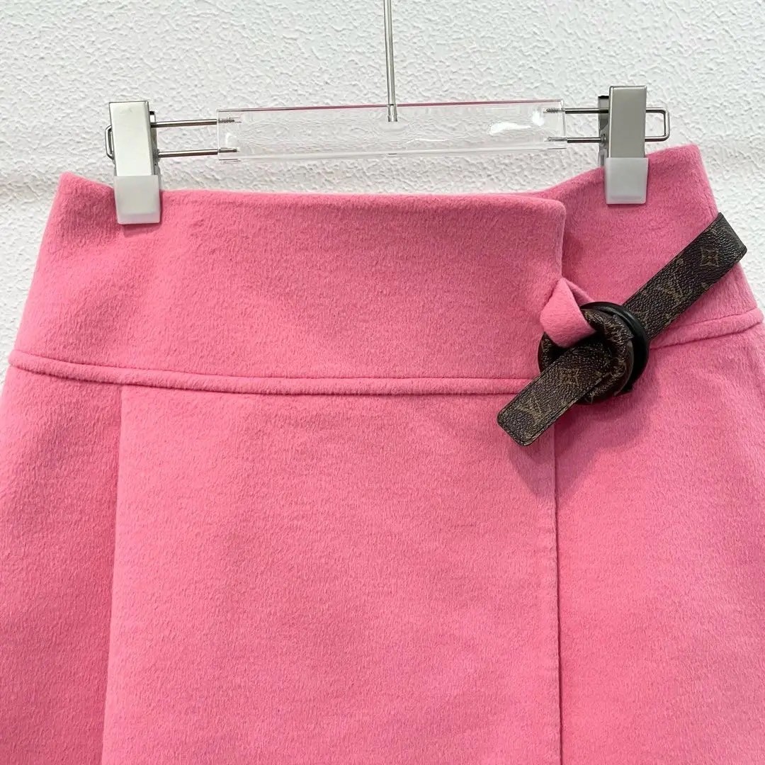 Louis Vuitton Pink Wool A-Line Mini Skirt — detail