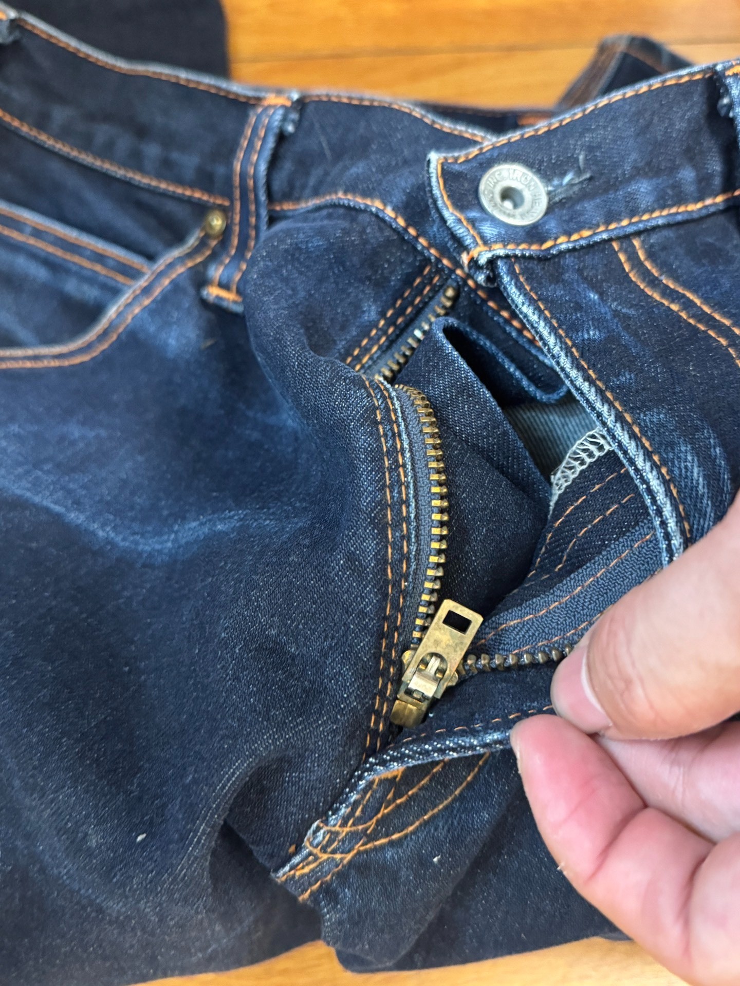 Iron Heart 817 Blue-Black Jeans — label