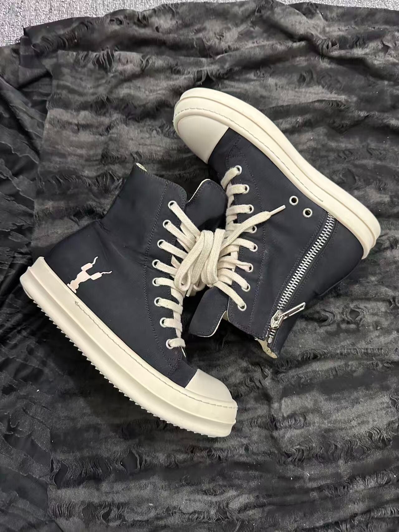 Rick Owens DRKSHDW High-Top Shoes — label