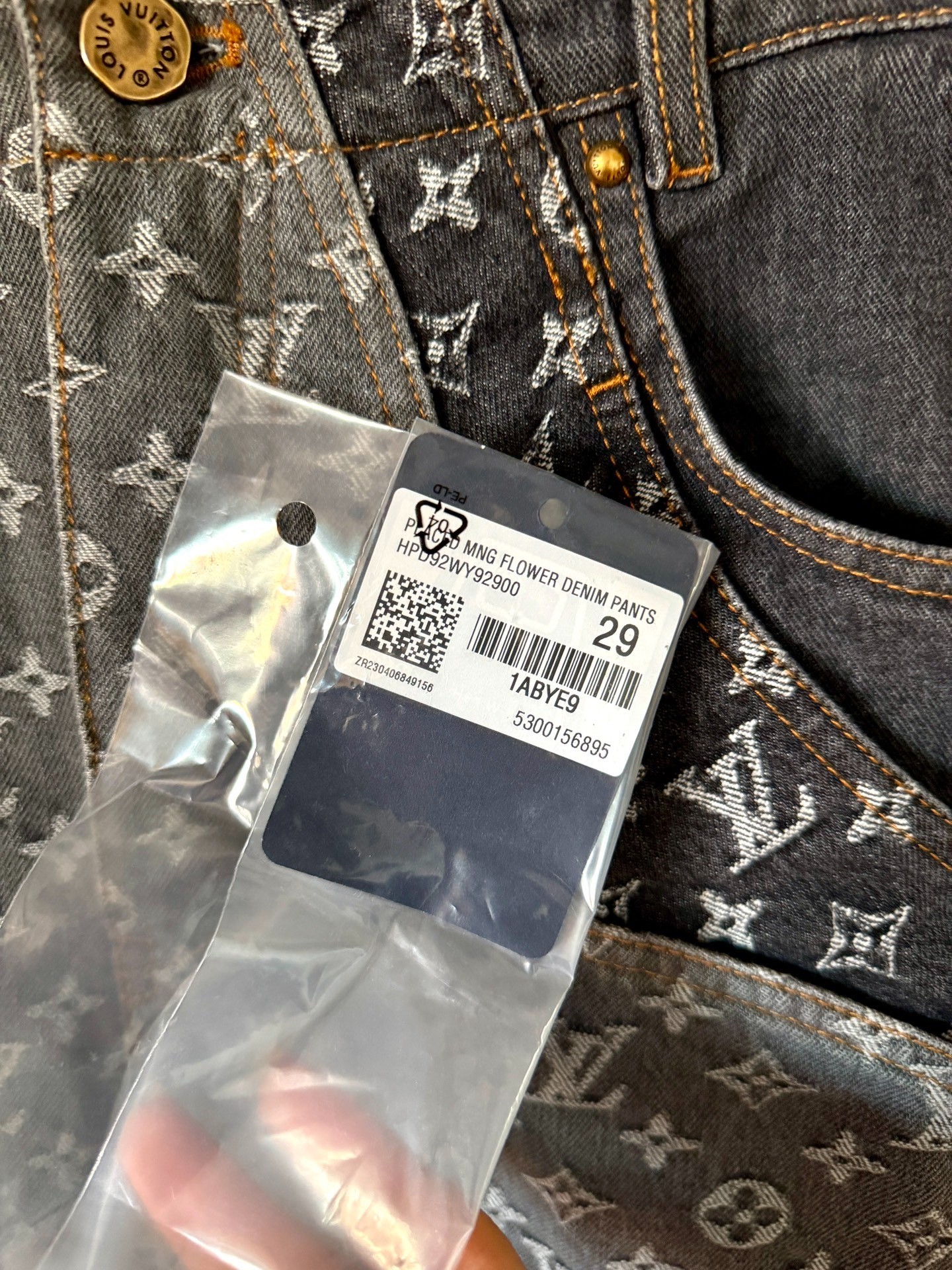 Louis Vuitton 23FW Monogram Denim Jeans — label