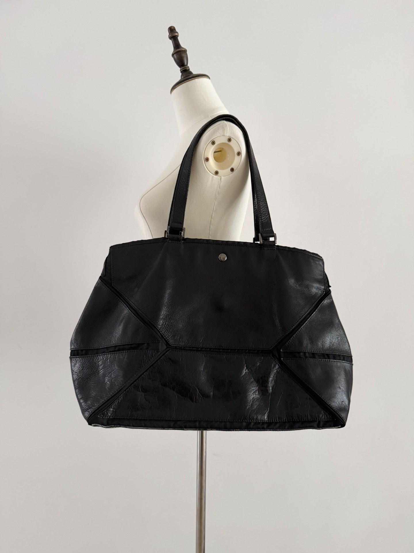 Issey Miyake Geometric Leather Tote Bag — front