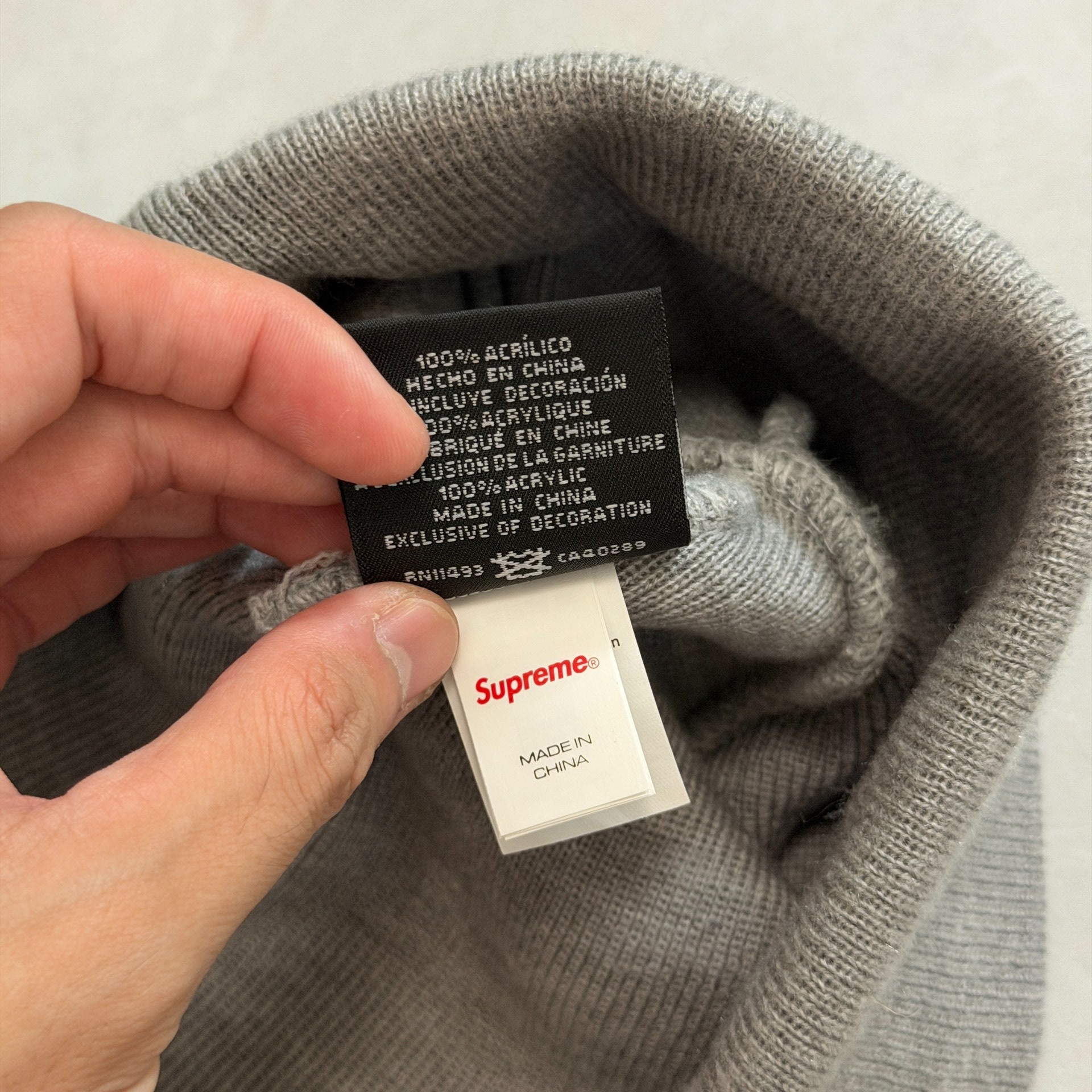 Supreme x New Era Gray Knit Beanie — label