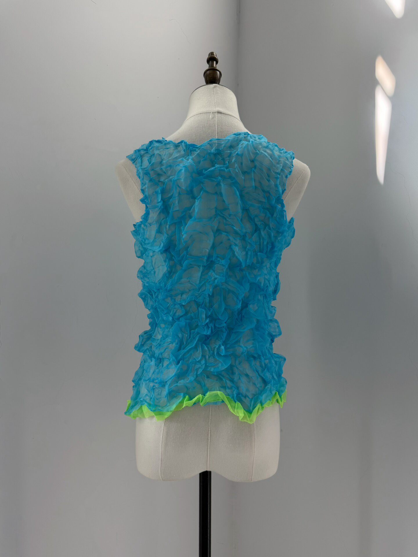 Issey Miyake 2000s Pleated Sleeveless Top — detail