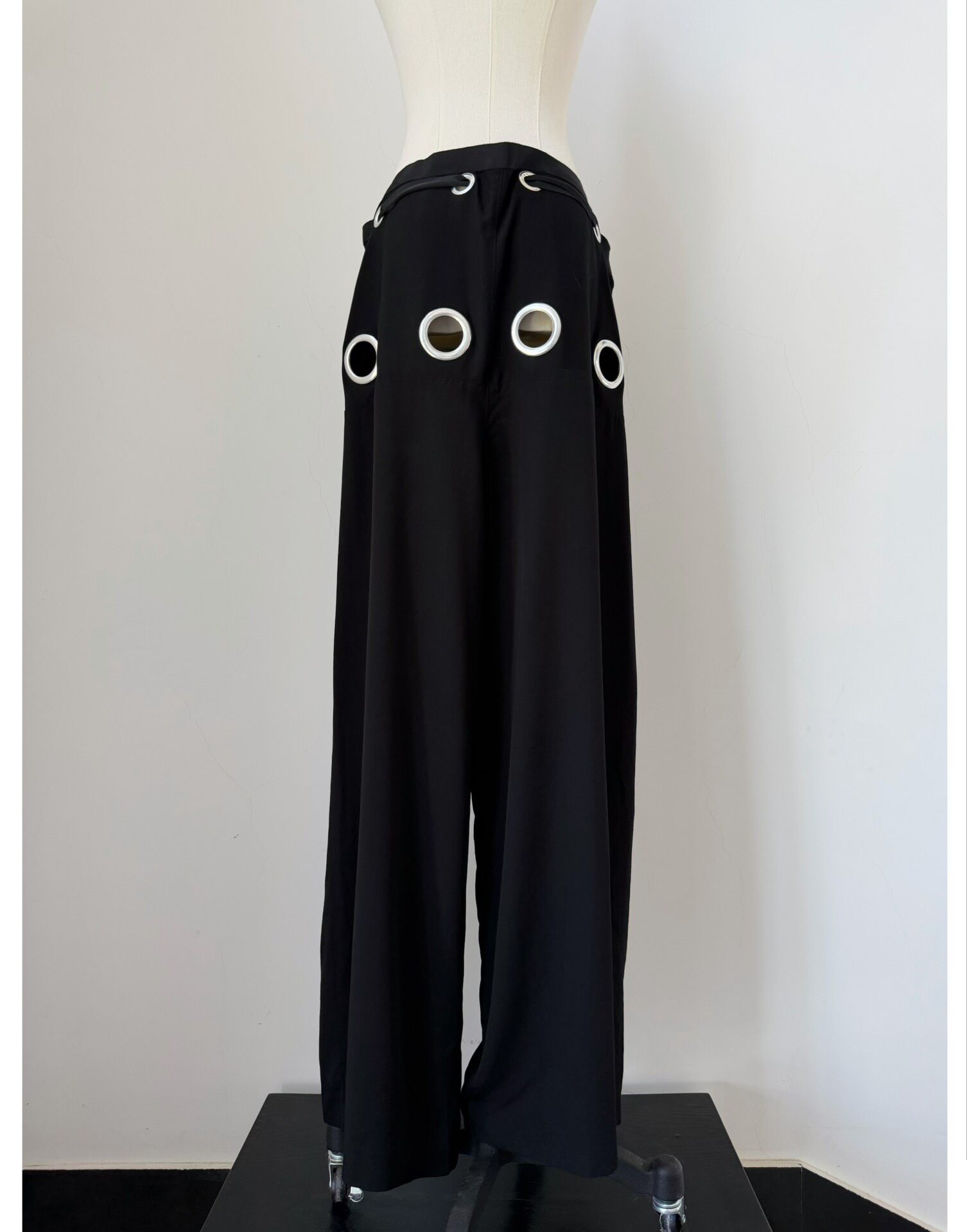 Yohji Yamamoto 2004 Runway Ring Pants — label