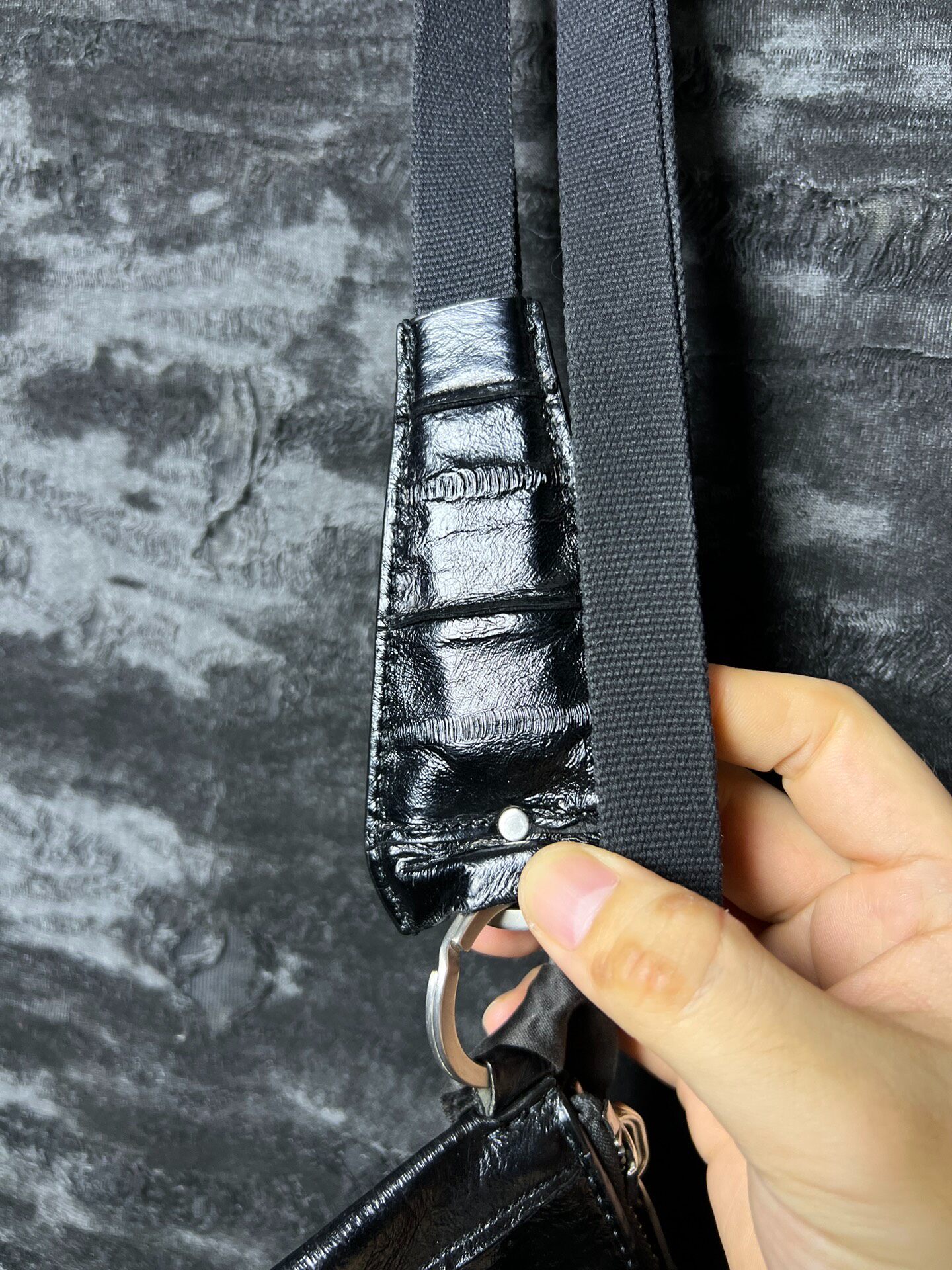 Rick Owens 19ss Black Eel Skin Card Holder — detail