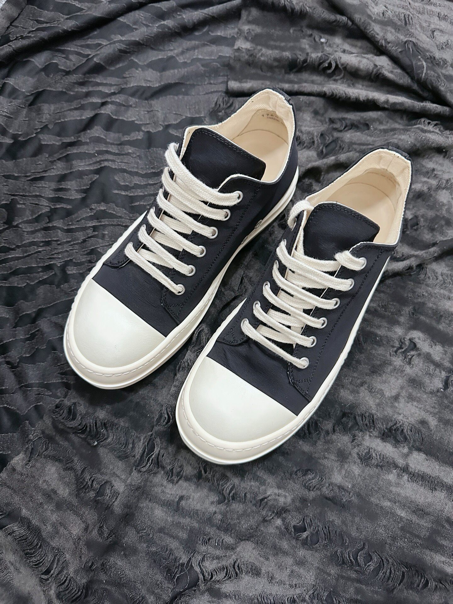 Rick Owens DRKSHDW High-Top Sneakers — label