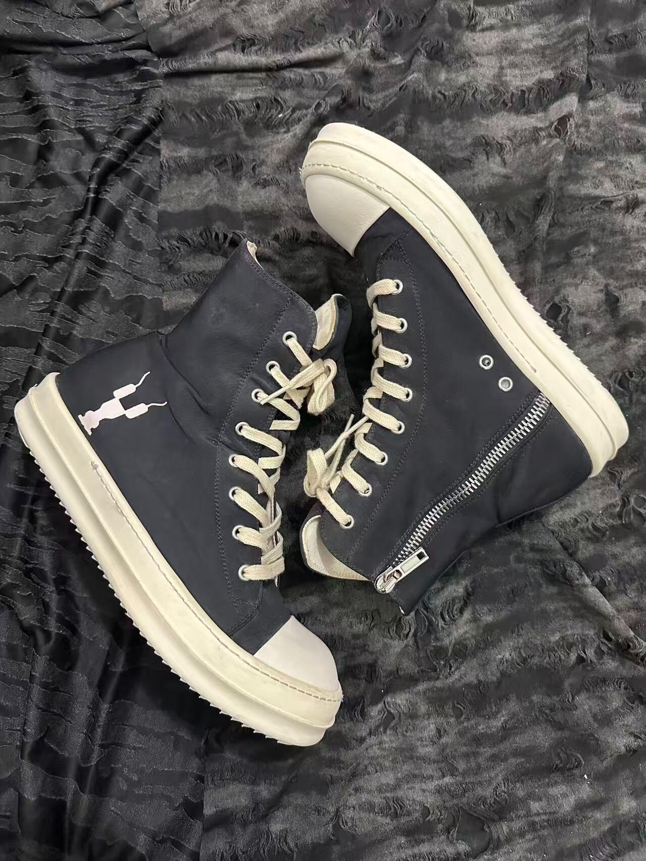 Rick Owens DRKSHDW High-Top Shoes — label
