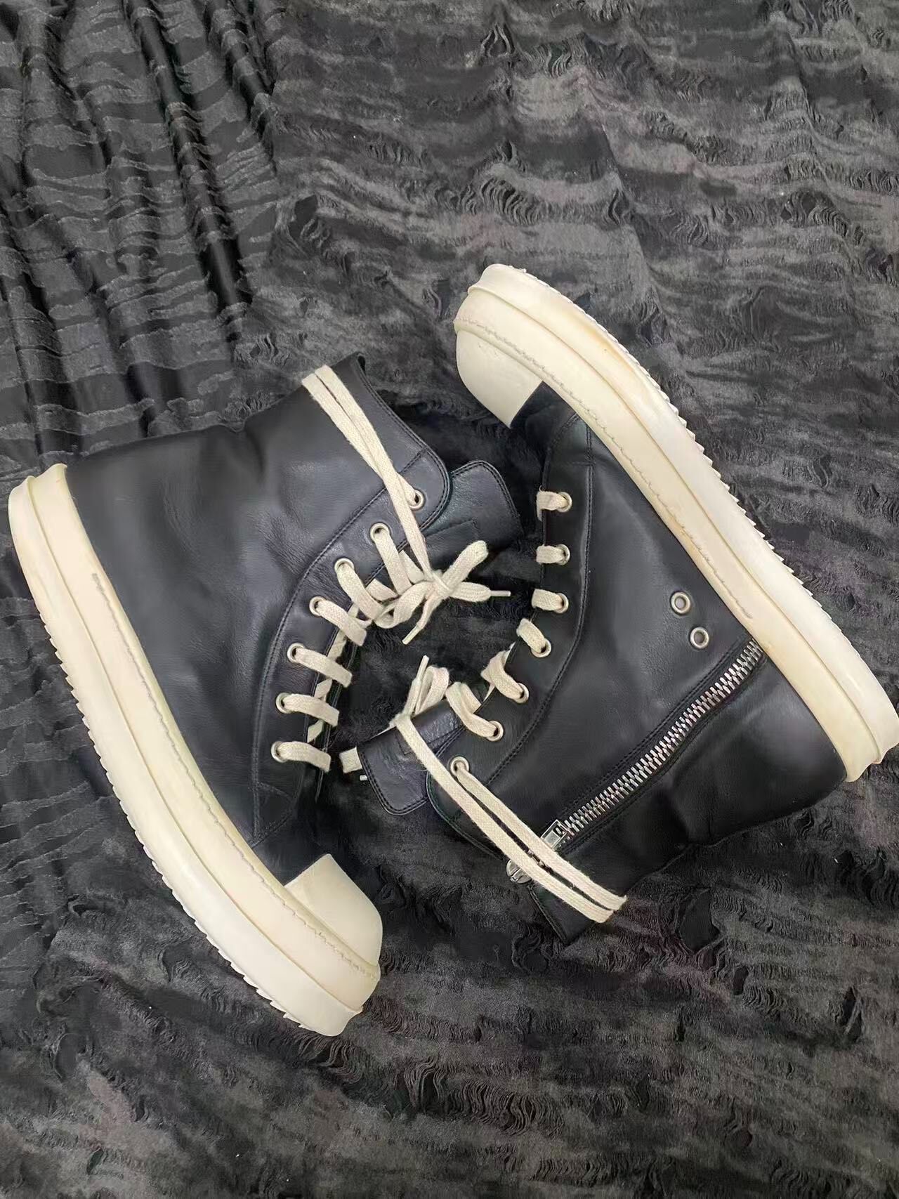 Rick Owens High-Top Leather Sneakers — label
