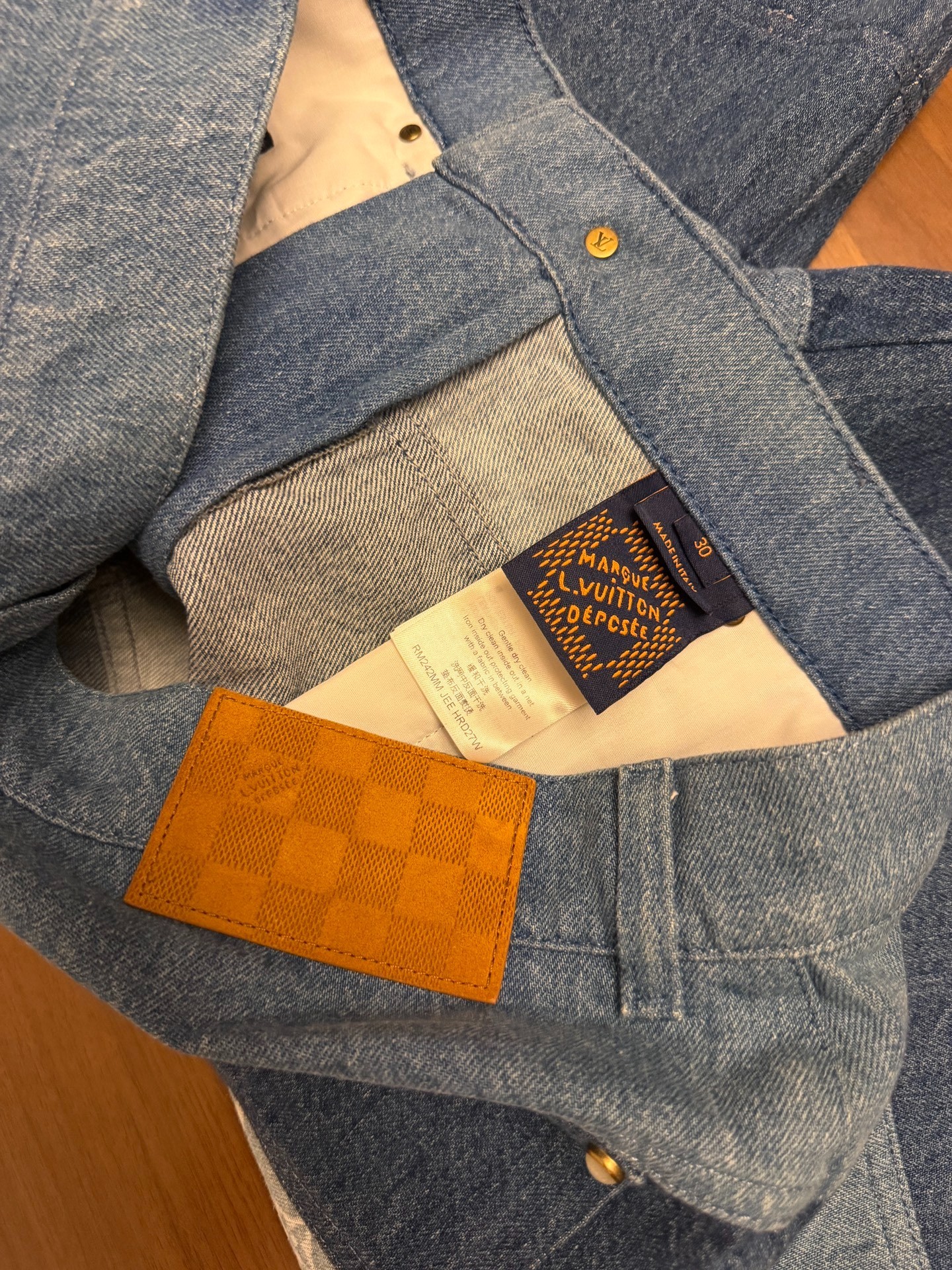 Louis Vuitton 24FW Monogram Denim Shorts — detail