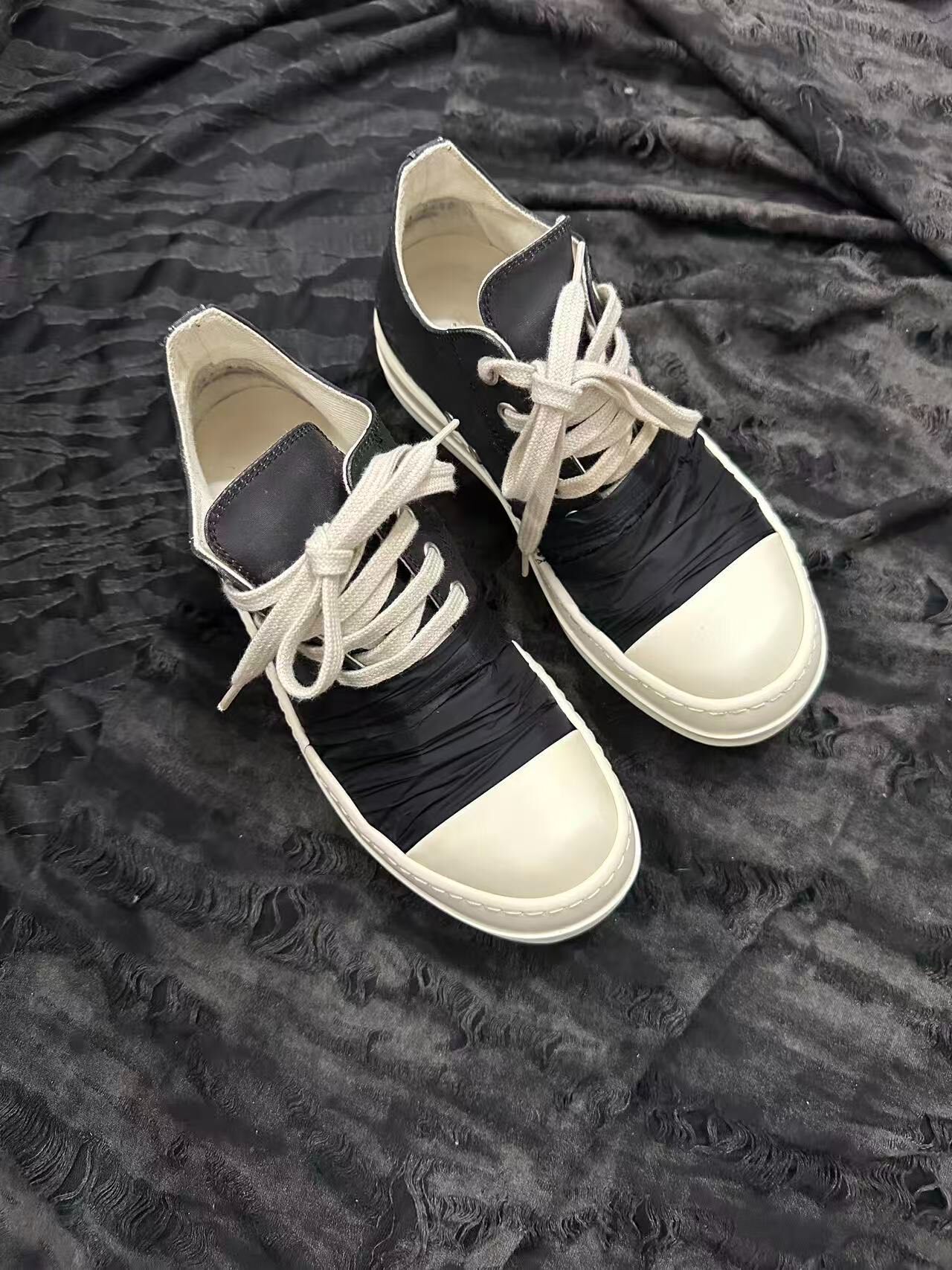Rick Owens DRKSHDW Low-Top Sneakers — detail