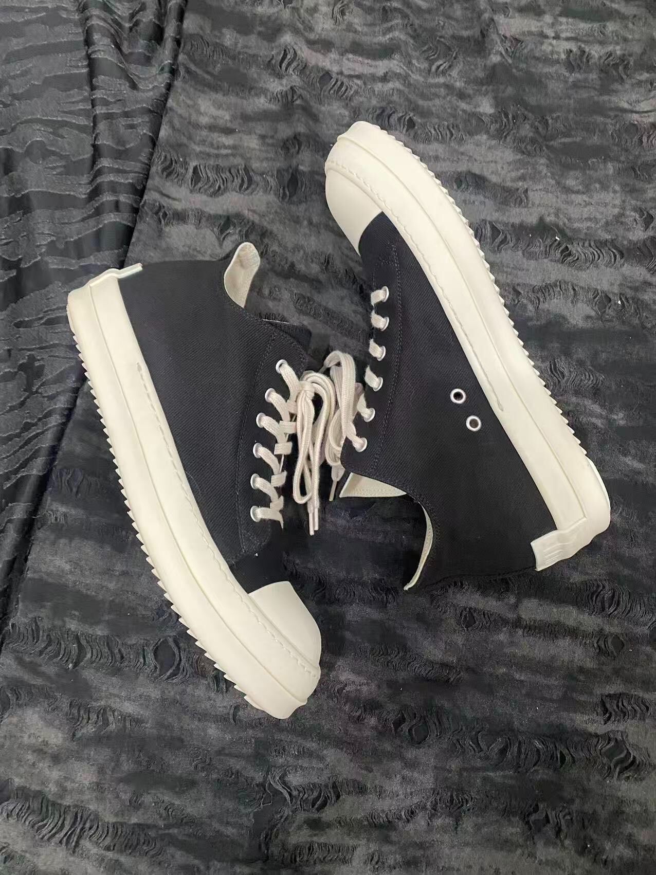 Rick Owens DRKSHDW Low-Top Canvas Shoes — label