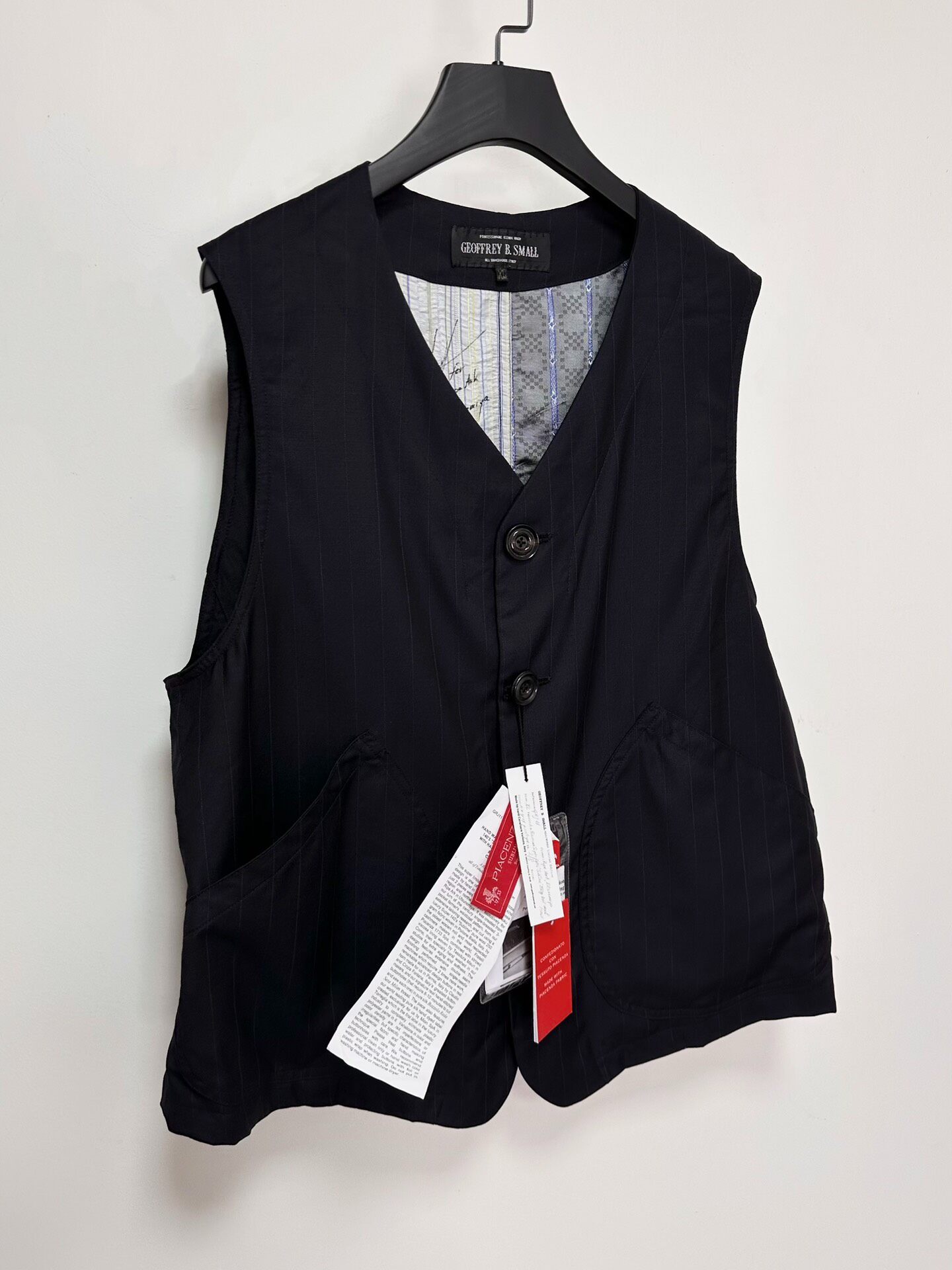 Geoffrey B Small 140s Wool-Silk Vest — detail