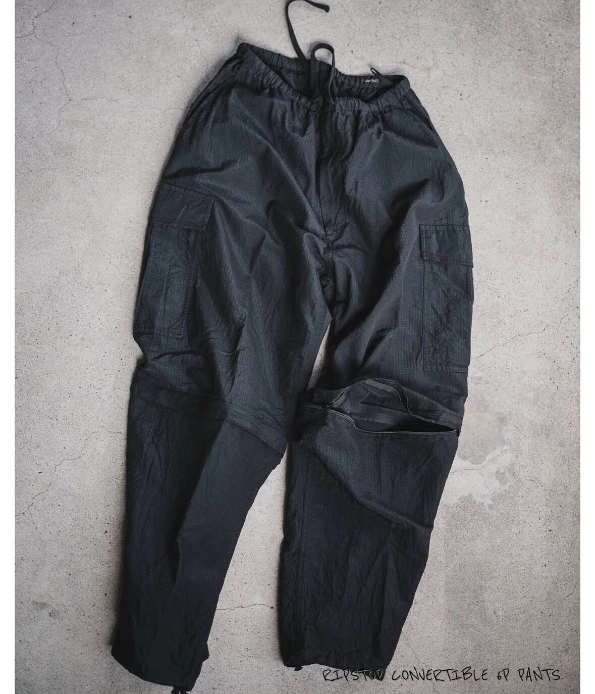 COMOLI Convertible Ripstop Cargo Pants — detail