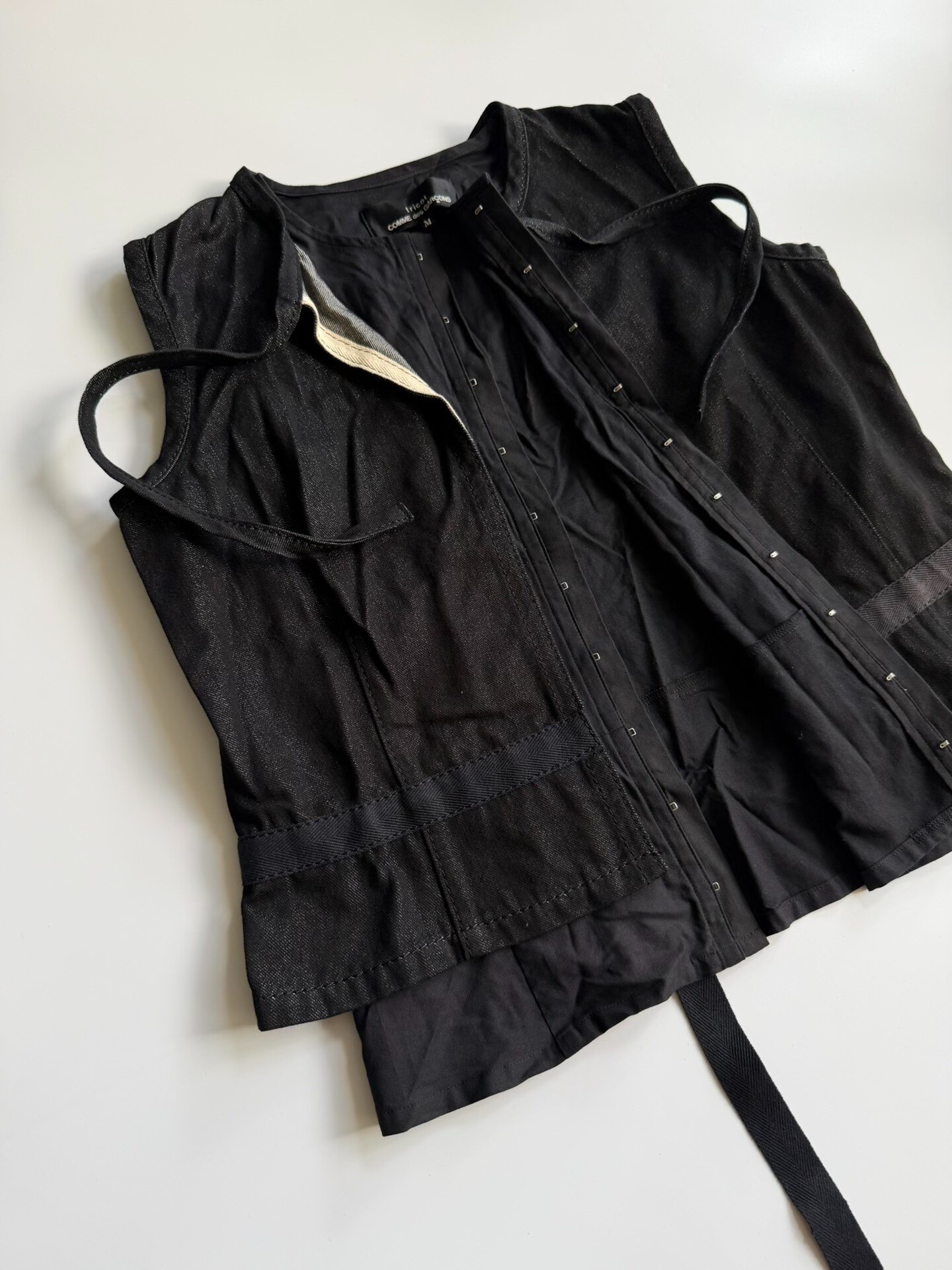 Comme des Garçons Tricot Two-layer Vest — detail