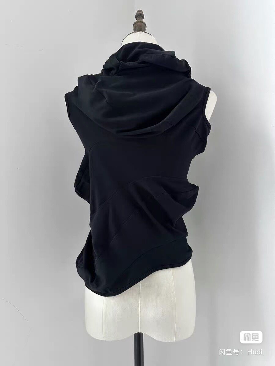 Comme des Garcons 1997 Cyst Sleeveless Top — detail