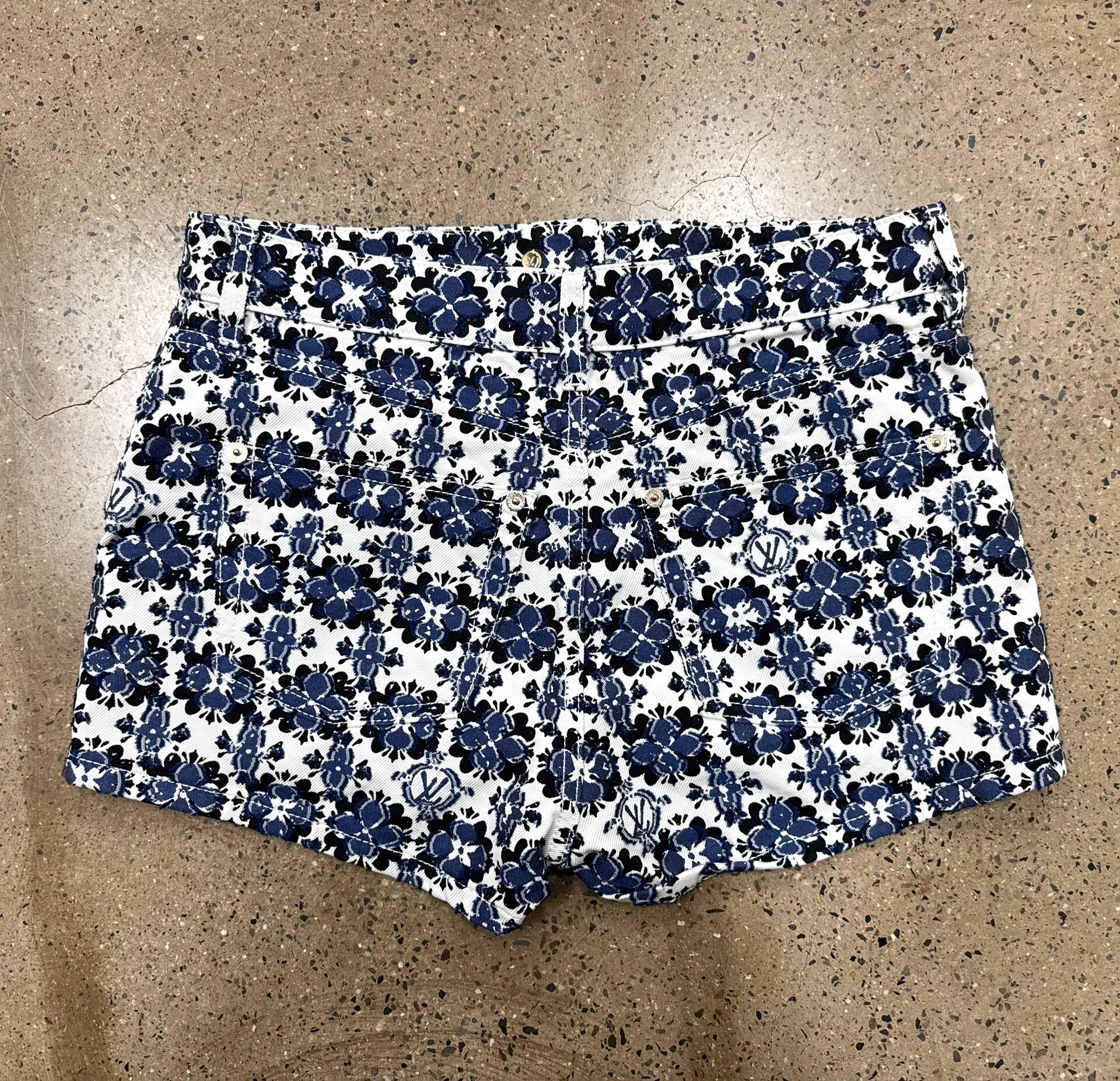 Louis Vuitton 24 Flower Mosaic Denim Shorts — detail