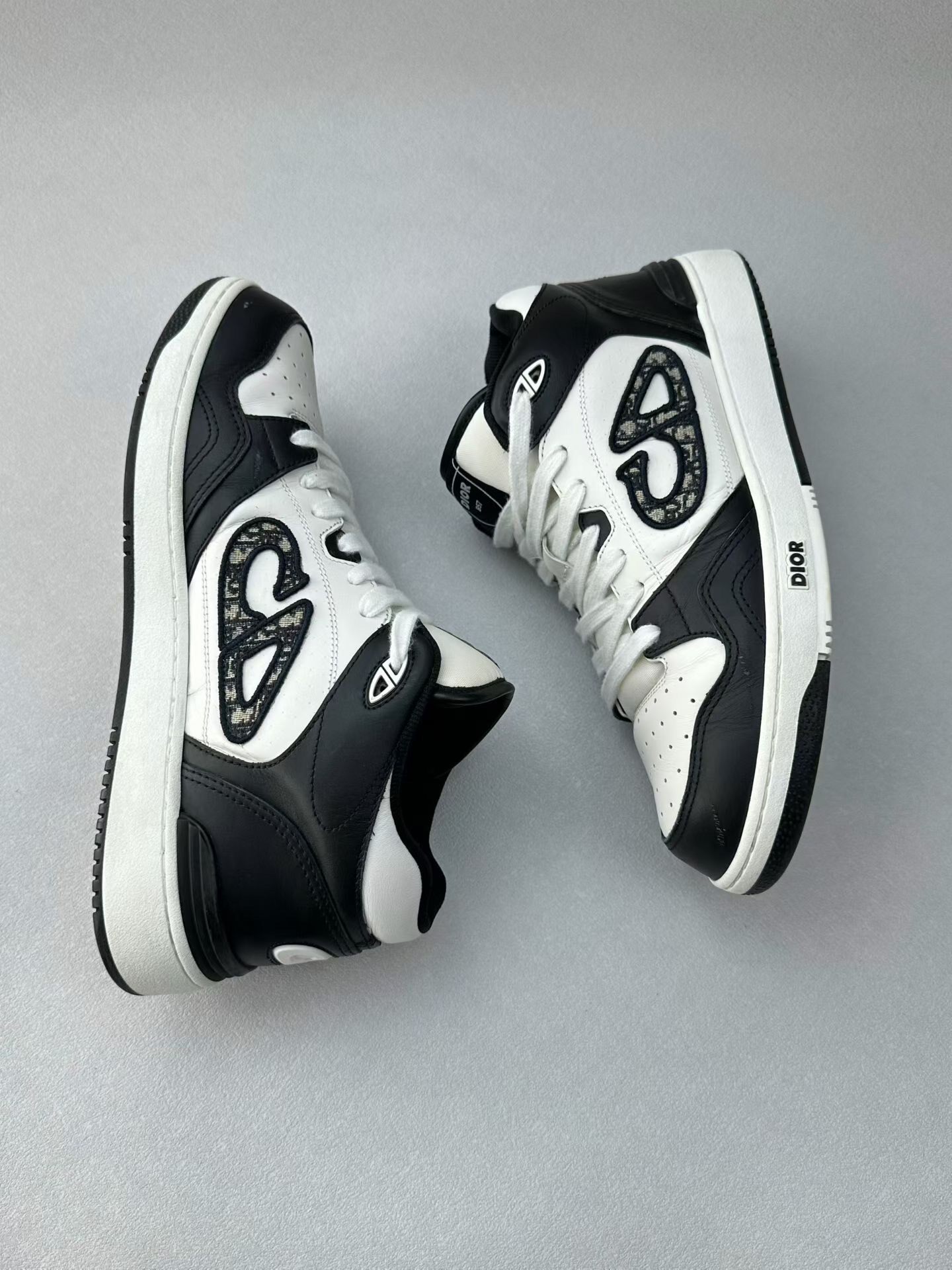 Dior x Kenny Scharf Black White Sneakers — label