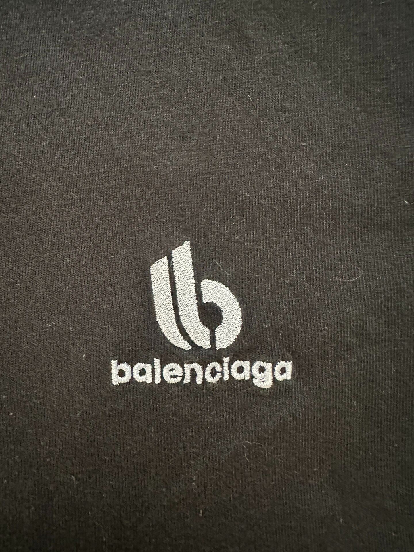 Balenciaga Men's Black Short-Sleeve T-Shirt — detail