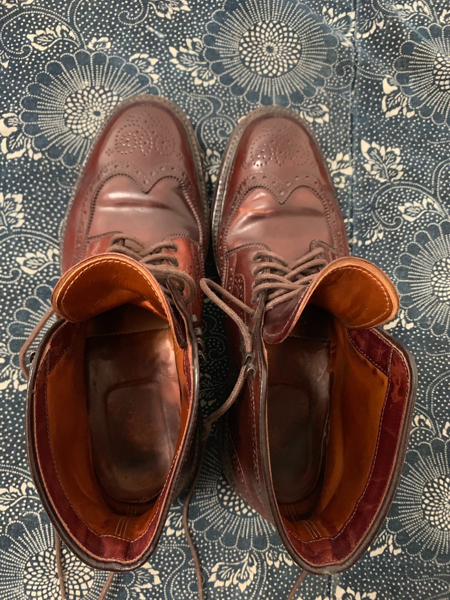 Alden Wingtip Burgundy Boot — detail