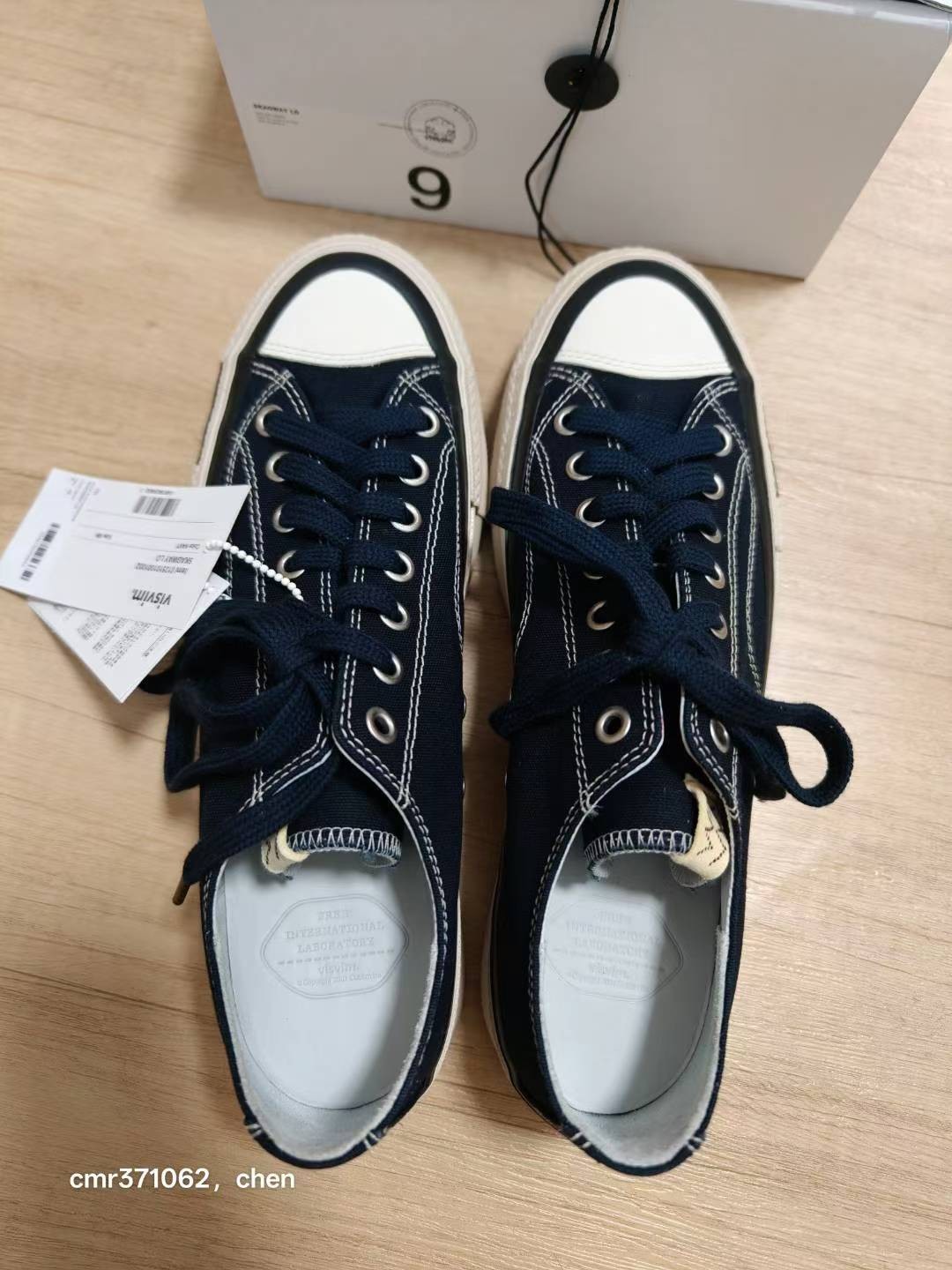 Visvim 25SS Skagway Lo Navy Sneakers — label