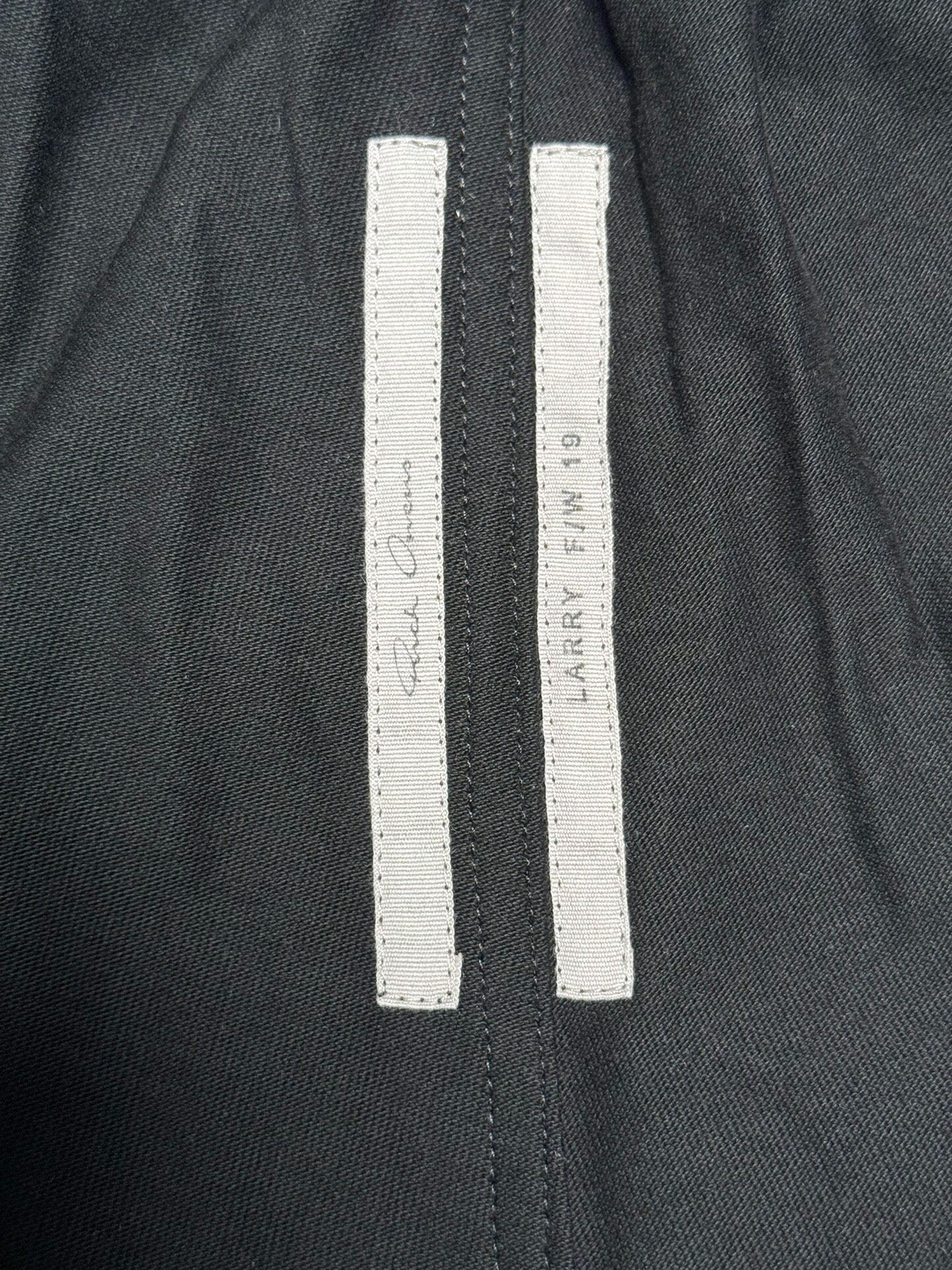 Rick Owens White Side Stripe Shorts — detail