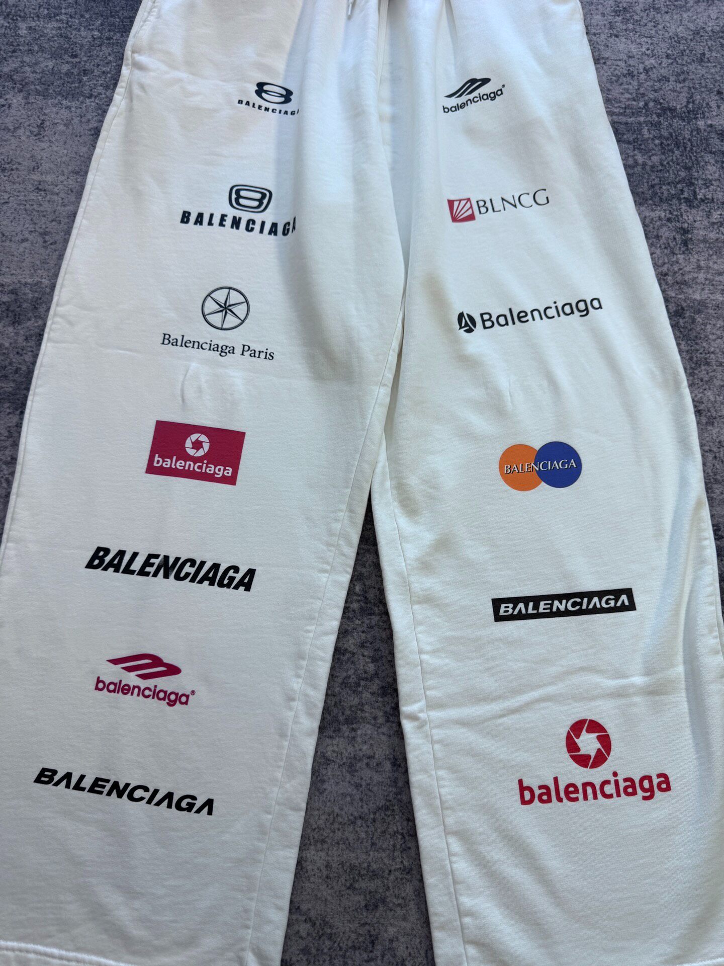 Balenciaga White Racing Logo Sweatpants — detail