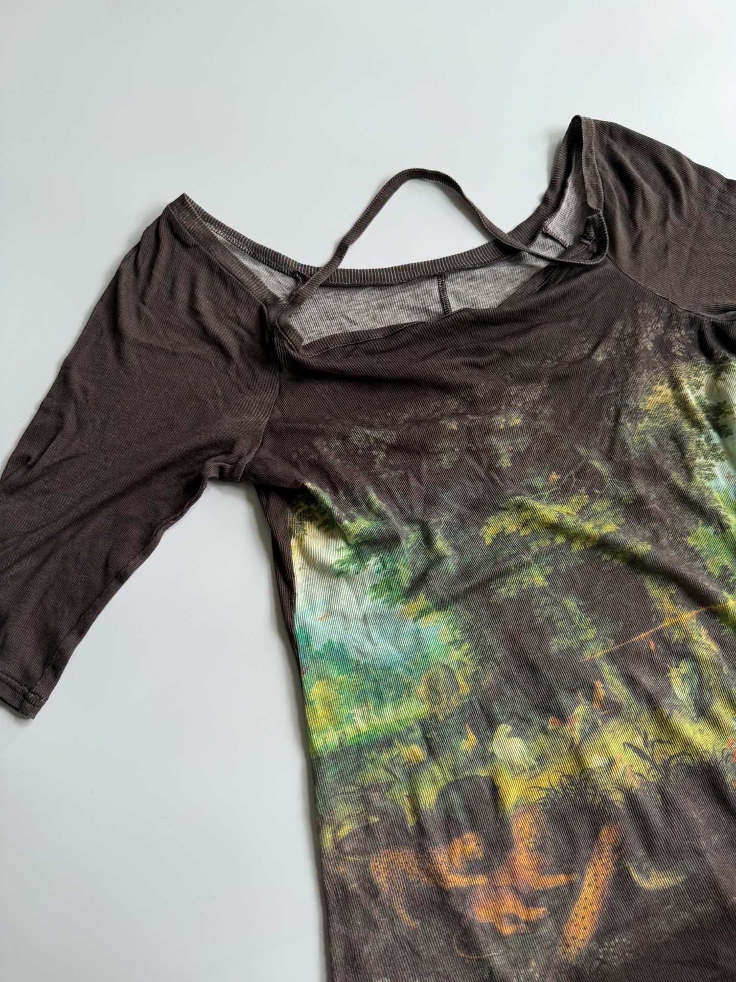 Undercover Oil Painting Short Sleeve Top — label