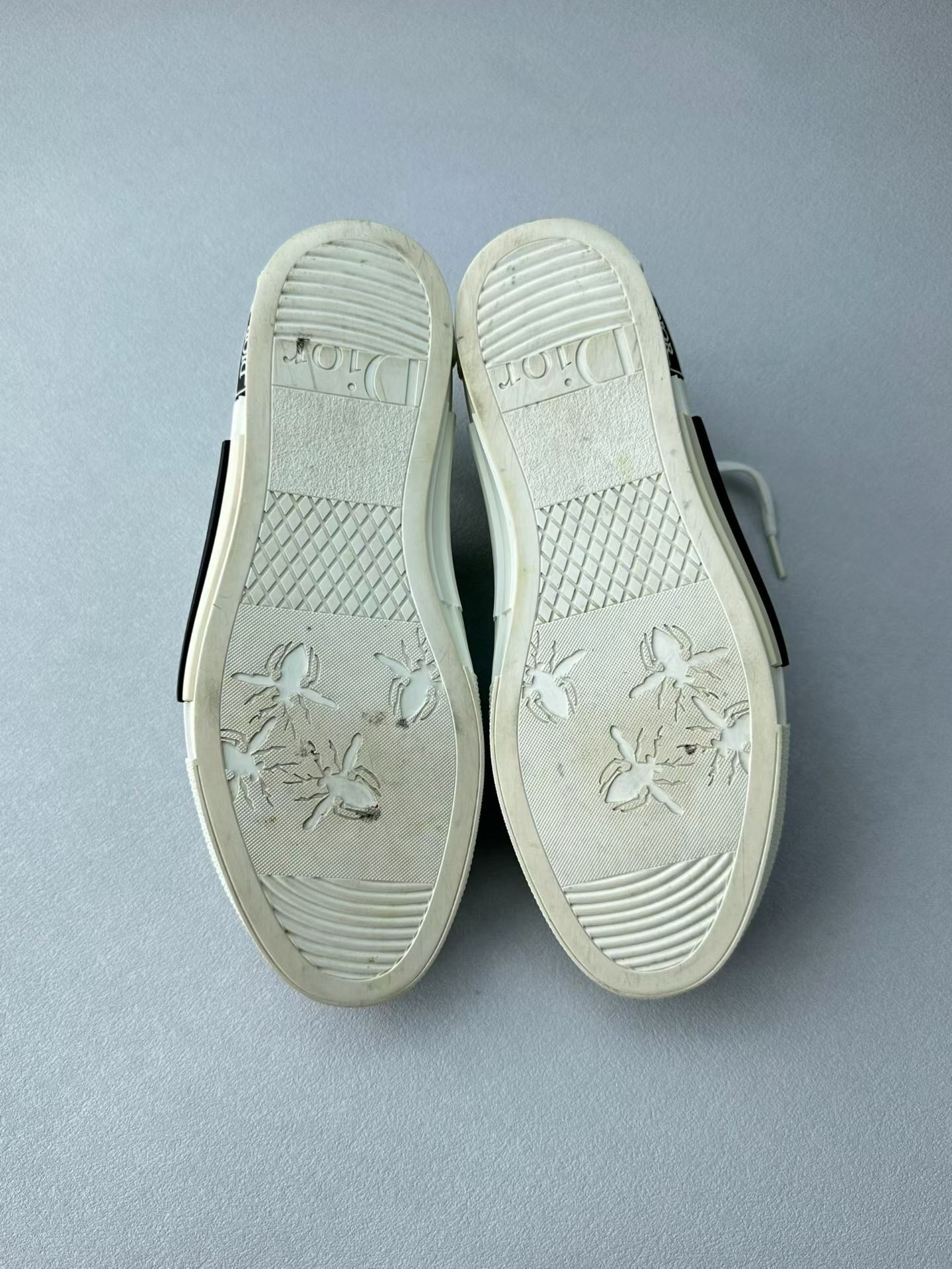Dior x Stussy Low-Top Sneakers — label