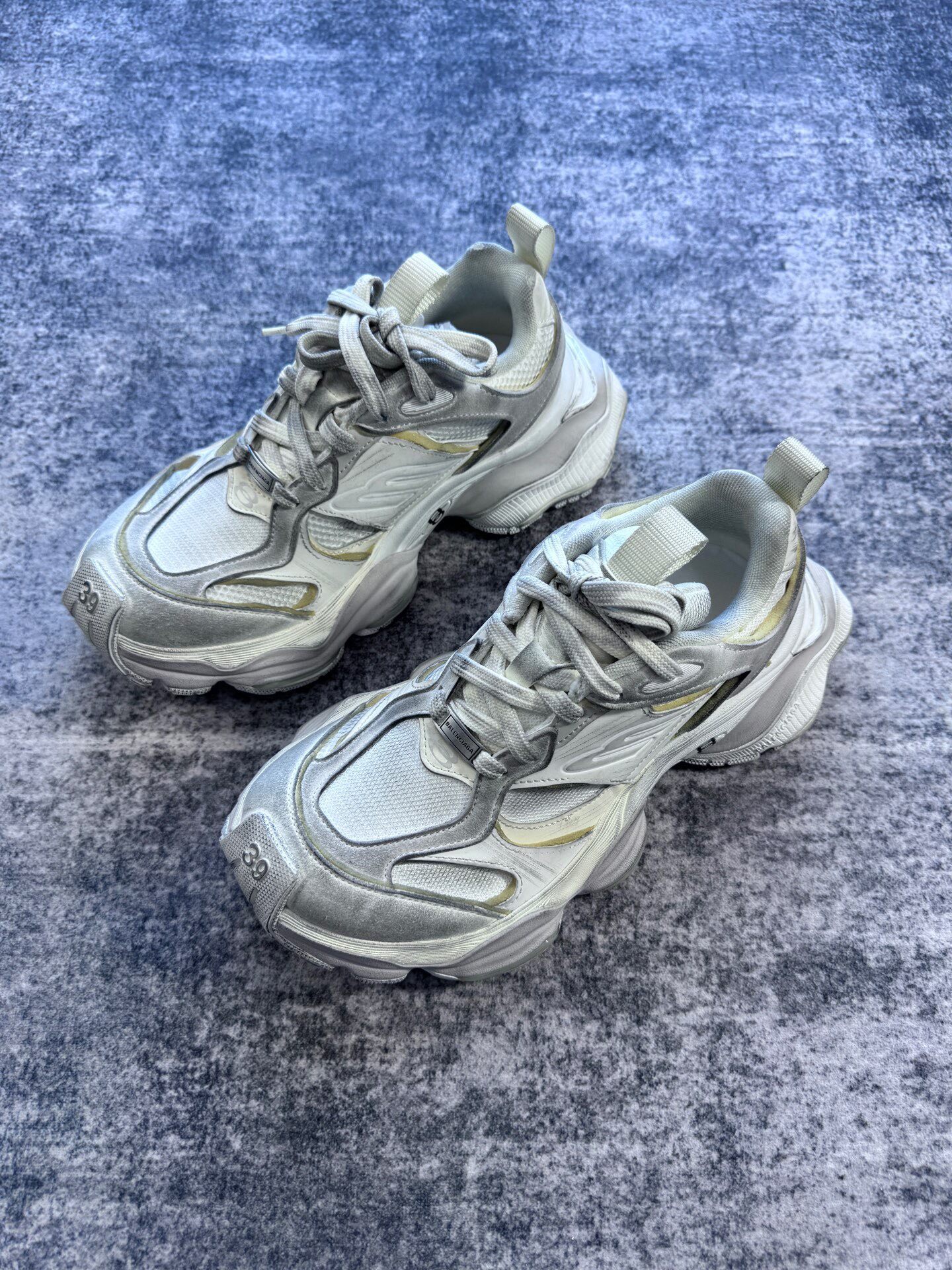 Balenciaga Gray Cargo Dad Sneakers 39 — detail